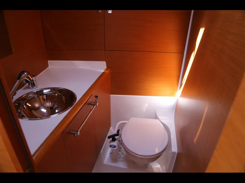Sun Odyssey 419 Sicc — фотография яхты 12
