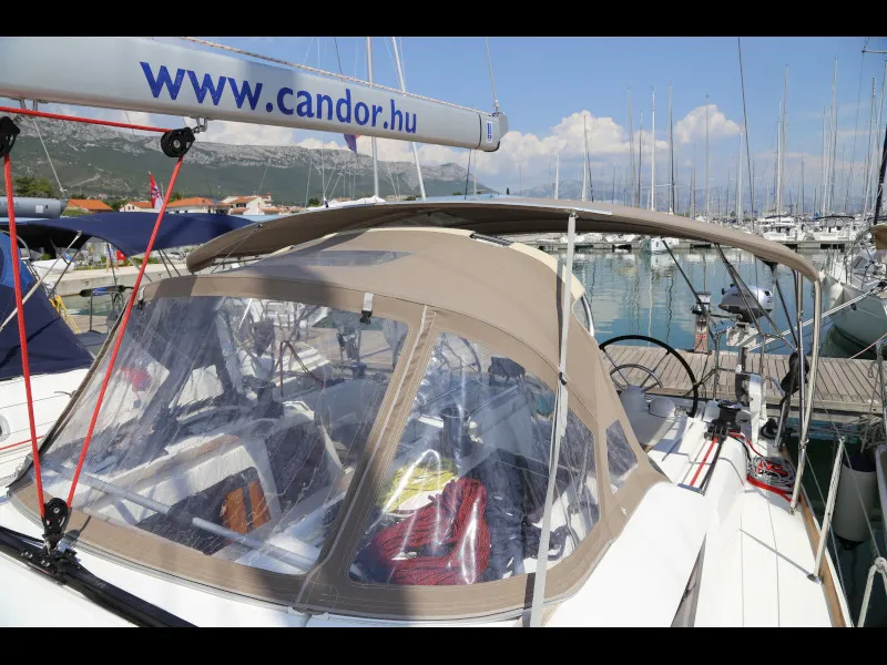 Sun Odyssey 419 Sicc — фотография яхты 3