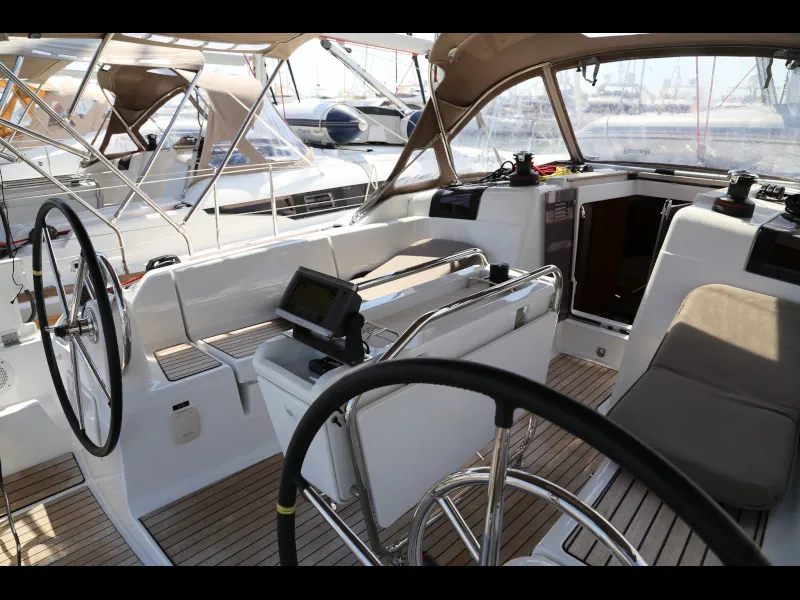 Sun Odyssey 419 Sicc — фотография яхты 11