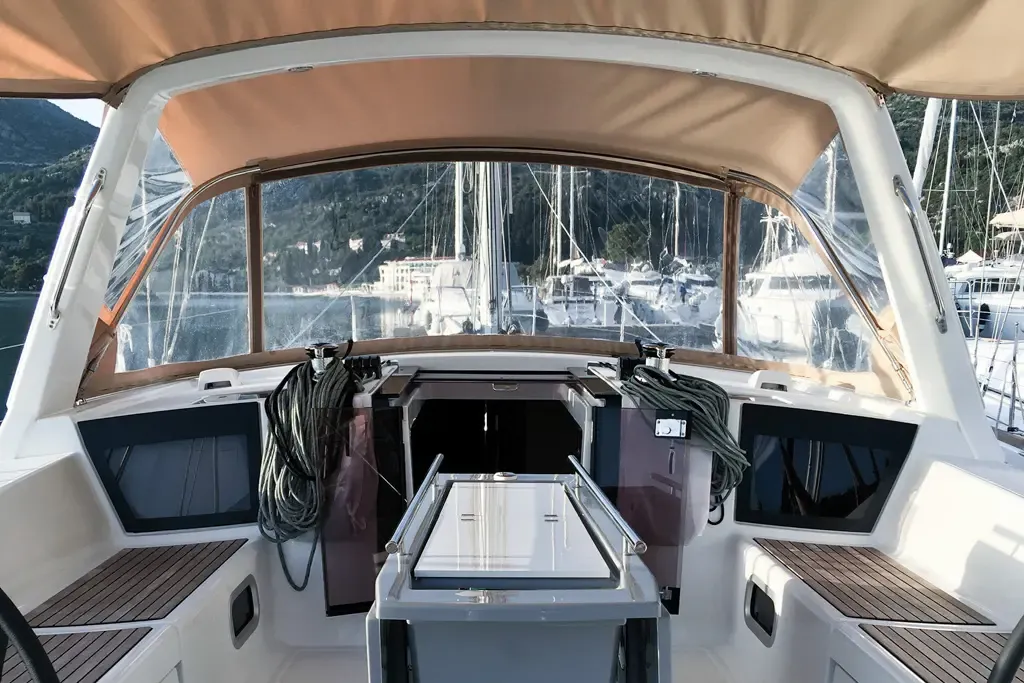 Oceanis 45 Cancan — yacht photo 3