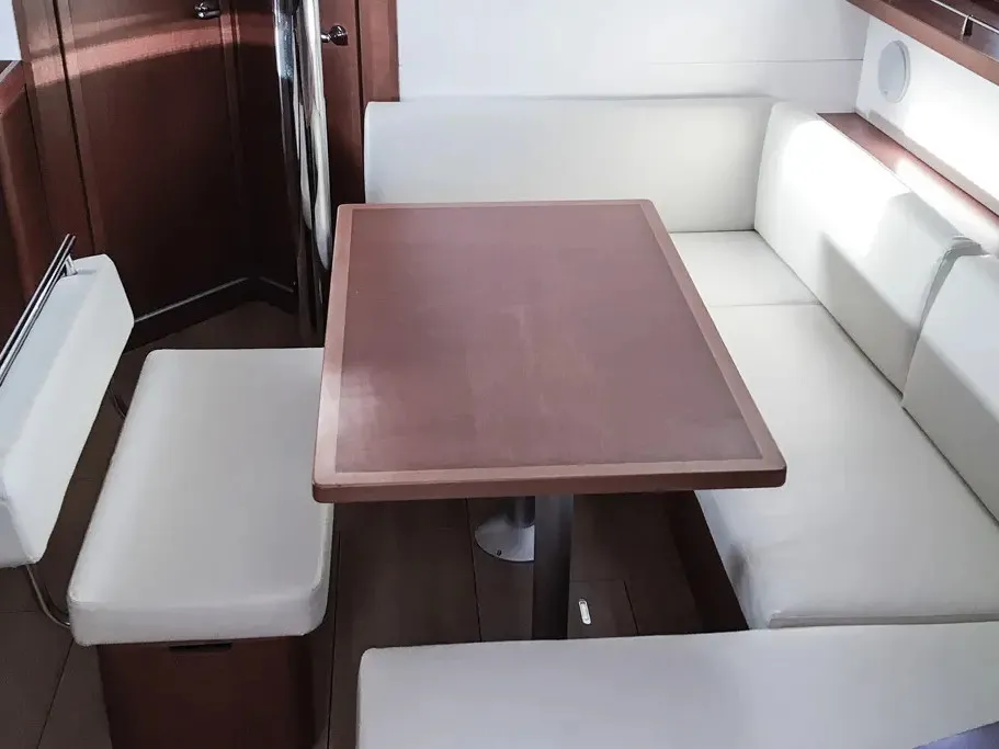 Oceanis 45 Cancan — yacht photo 9