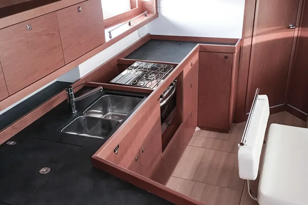 Oceanis 45 Cancan — yacht photo 2