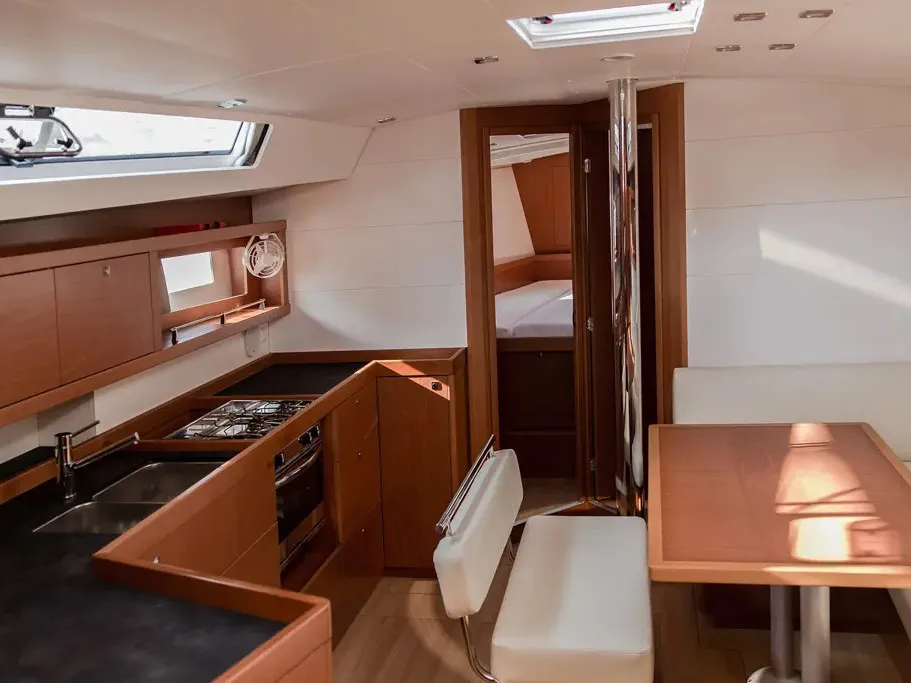 Oceanis 45 Mambo 1 — yacht photo 7