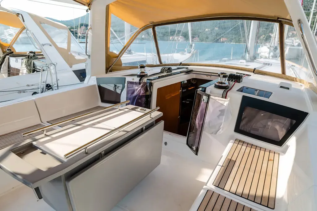 Oceanis 45 Mambo 1 — yacht photo 9
