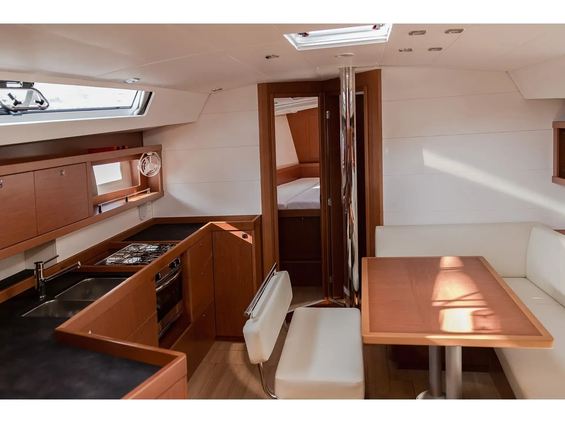 Oceanis 45 Mambo 1 — yacht photo 14