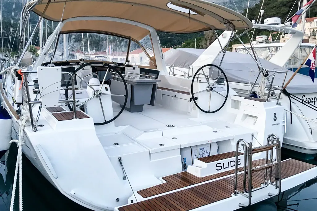 Oceanis 45 Slide — yacht photo 14