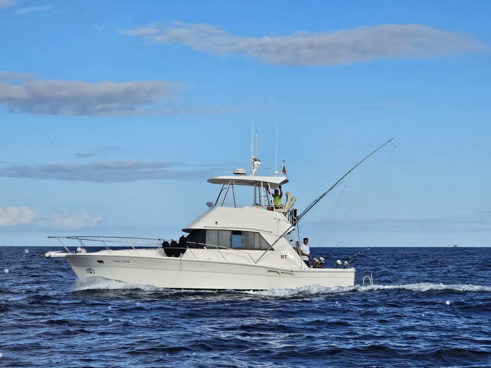 Riviera 39 Flybridge Punta Europa — jahtikuva 4