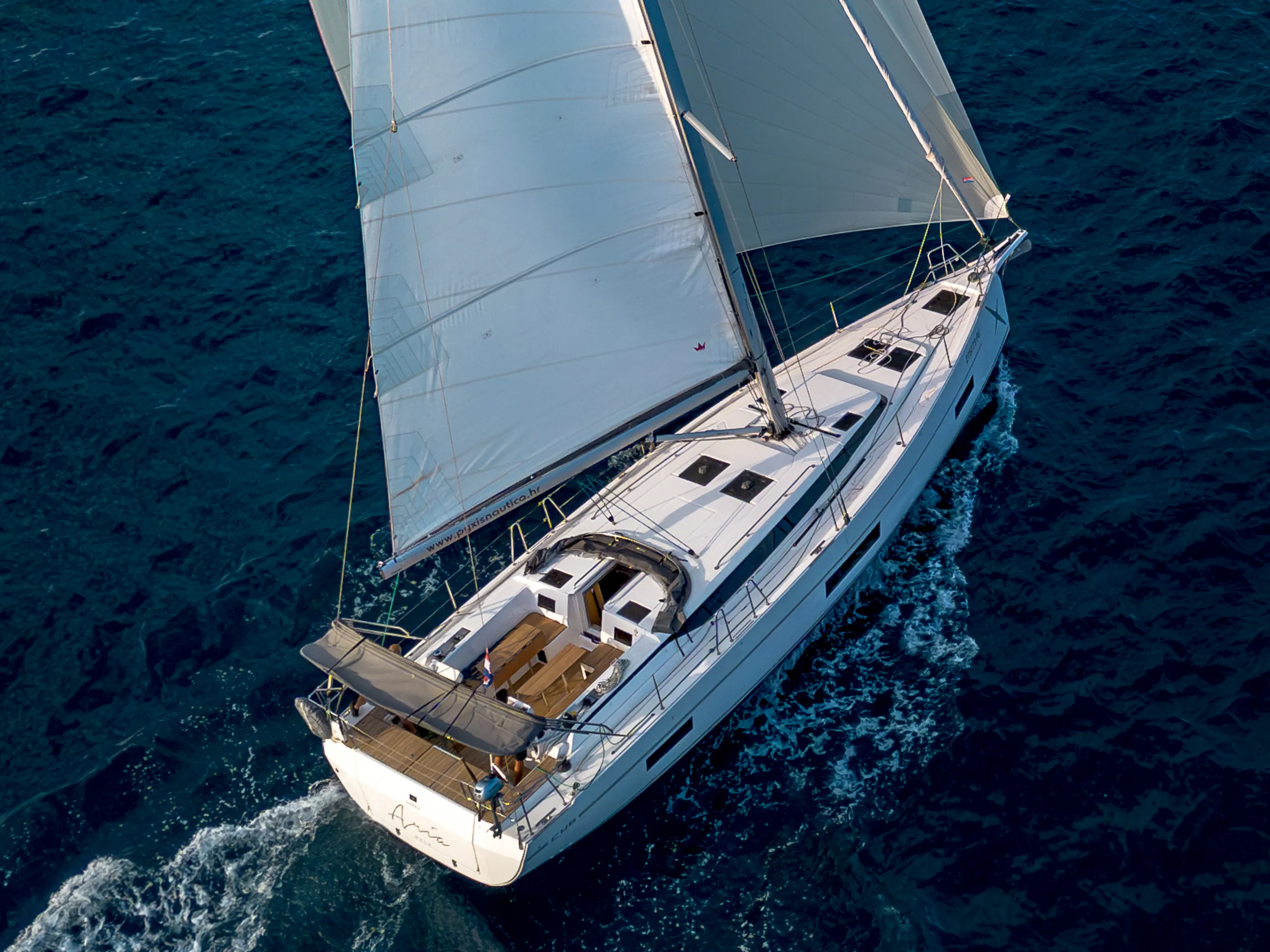 Bavaria C45 Style Aria — фотография яхты 4