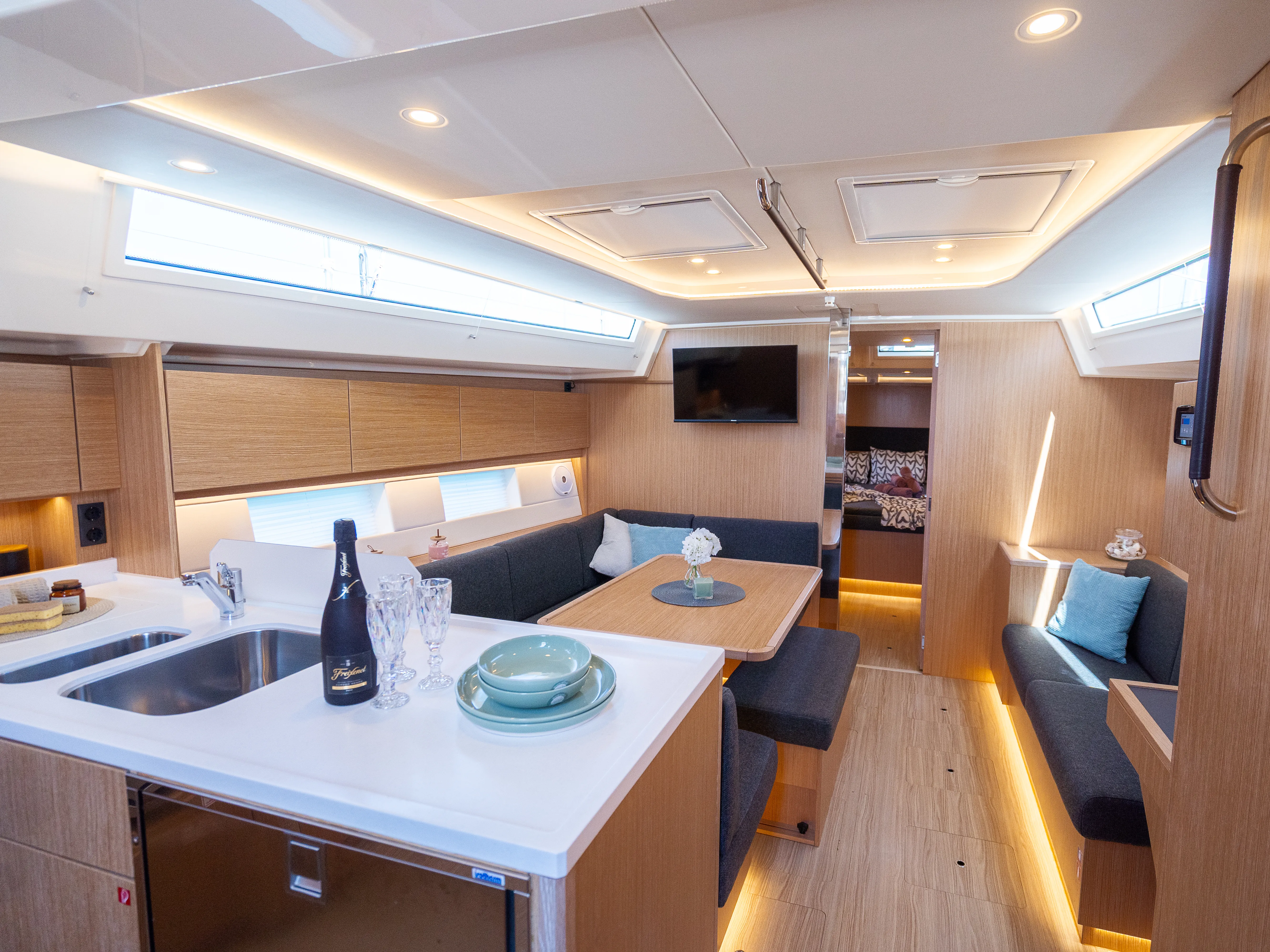 Bavaria C45 Style Aria — фотография яхты 12
