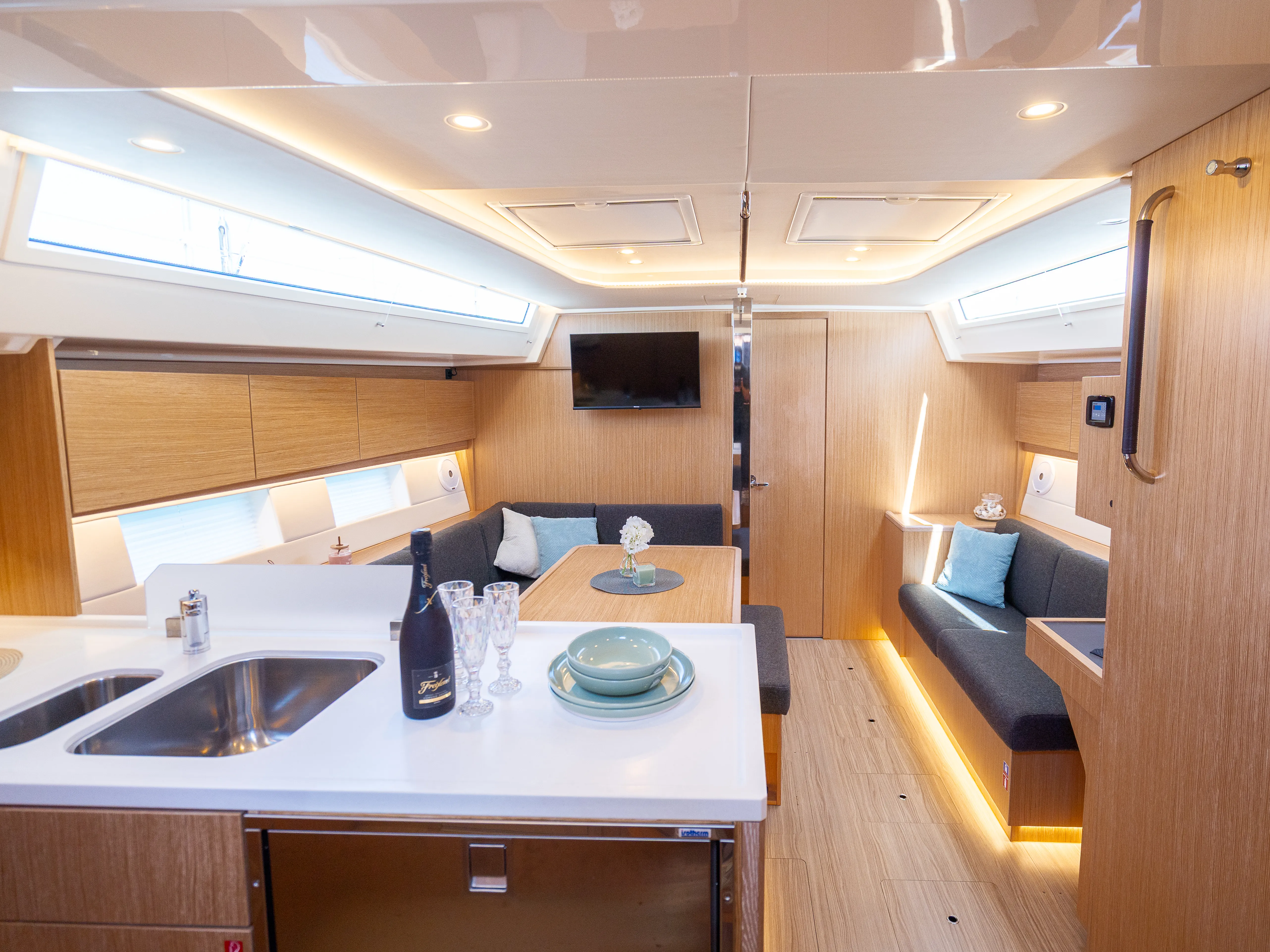 Bavaria C45 Style Aria — фотография яхты 8