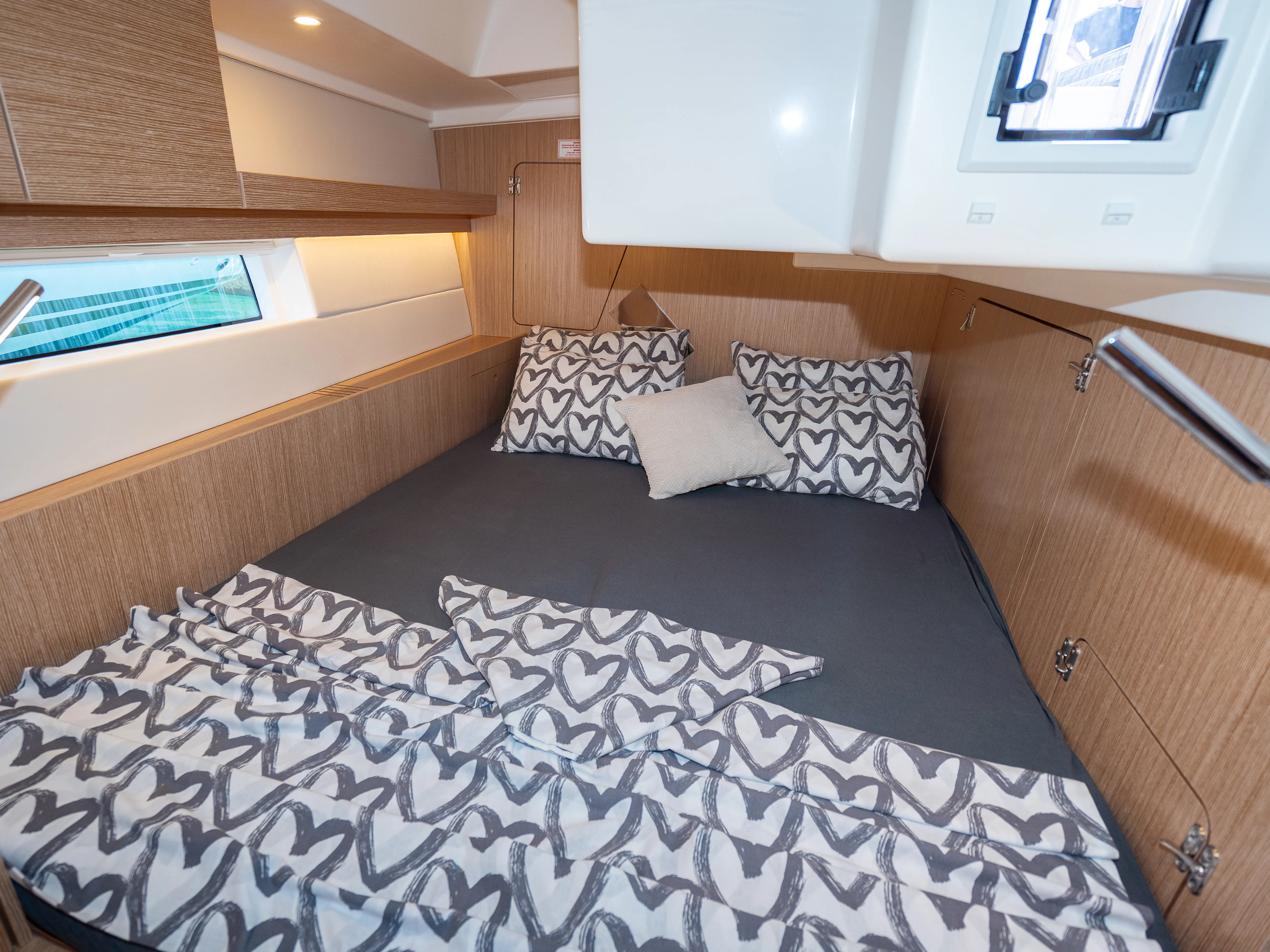 Bavaria C45 Style Aria — фотография яхты 20
