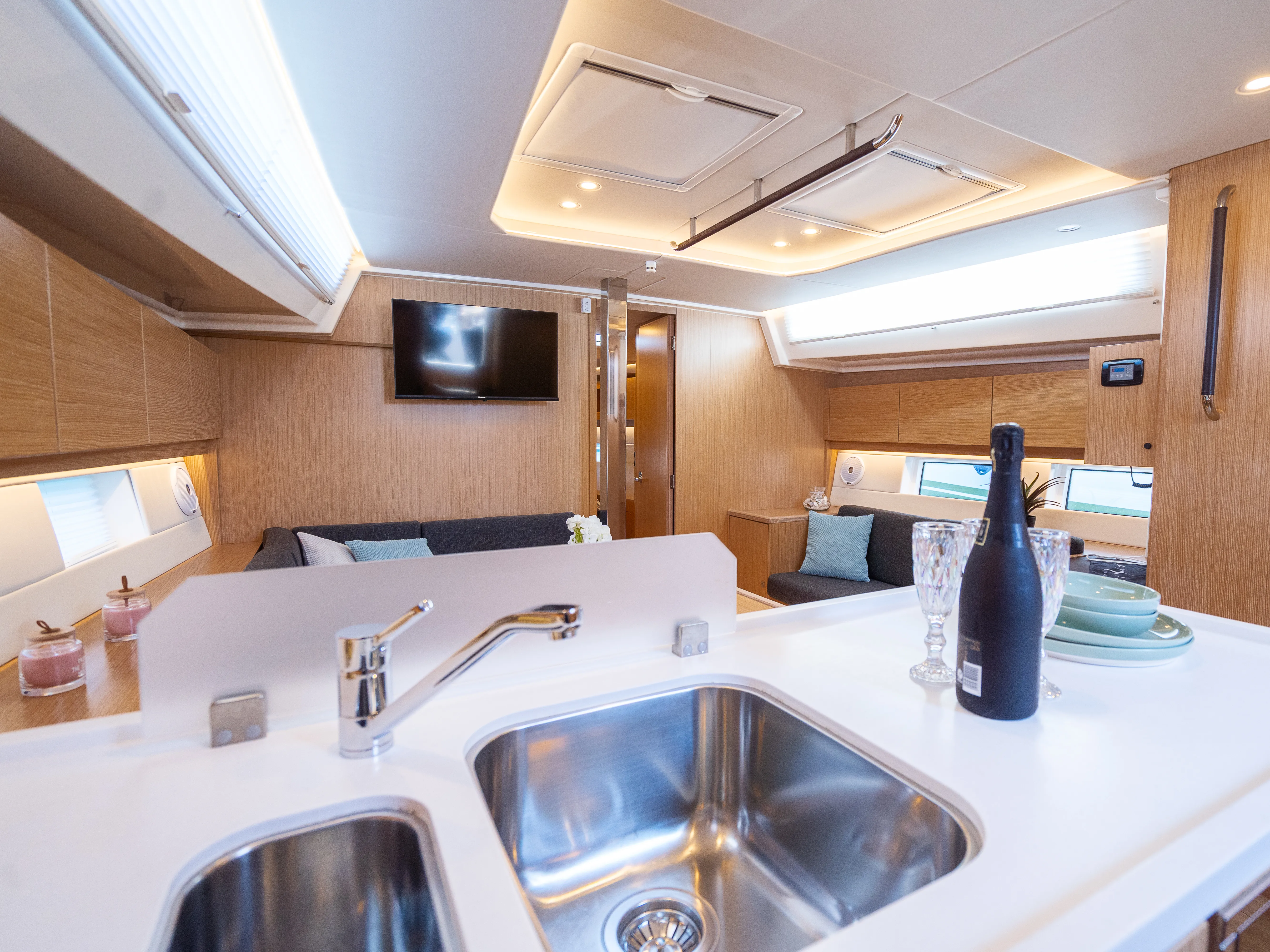 Bavaria C45 Style Aria — фотография яхты 6