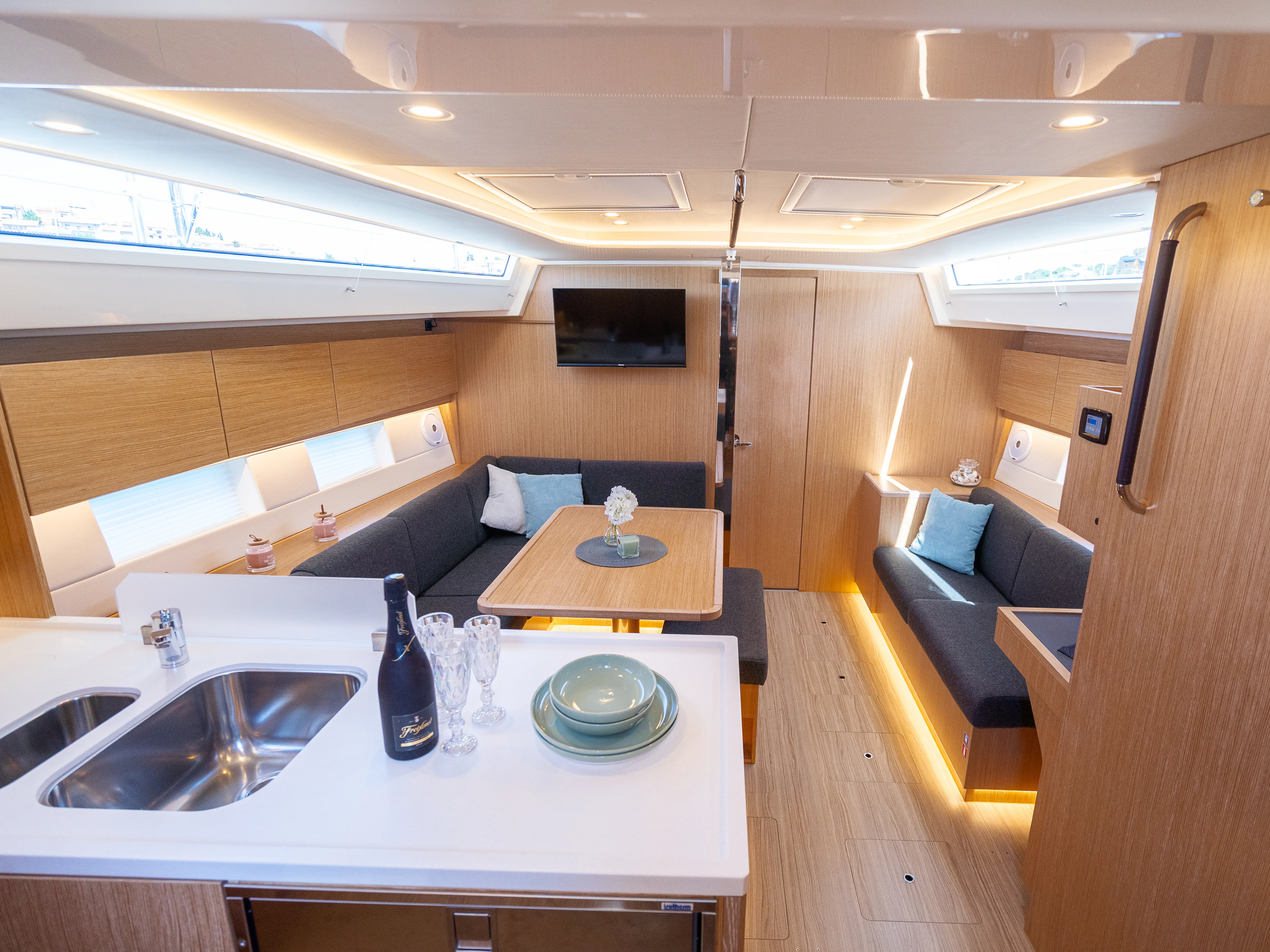 Bavaria C45 Style Aria — фотография яхты 22