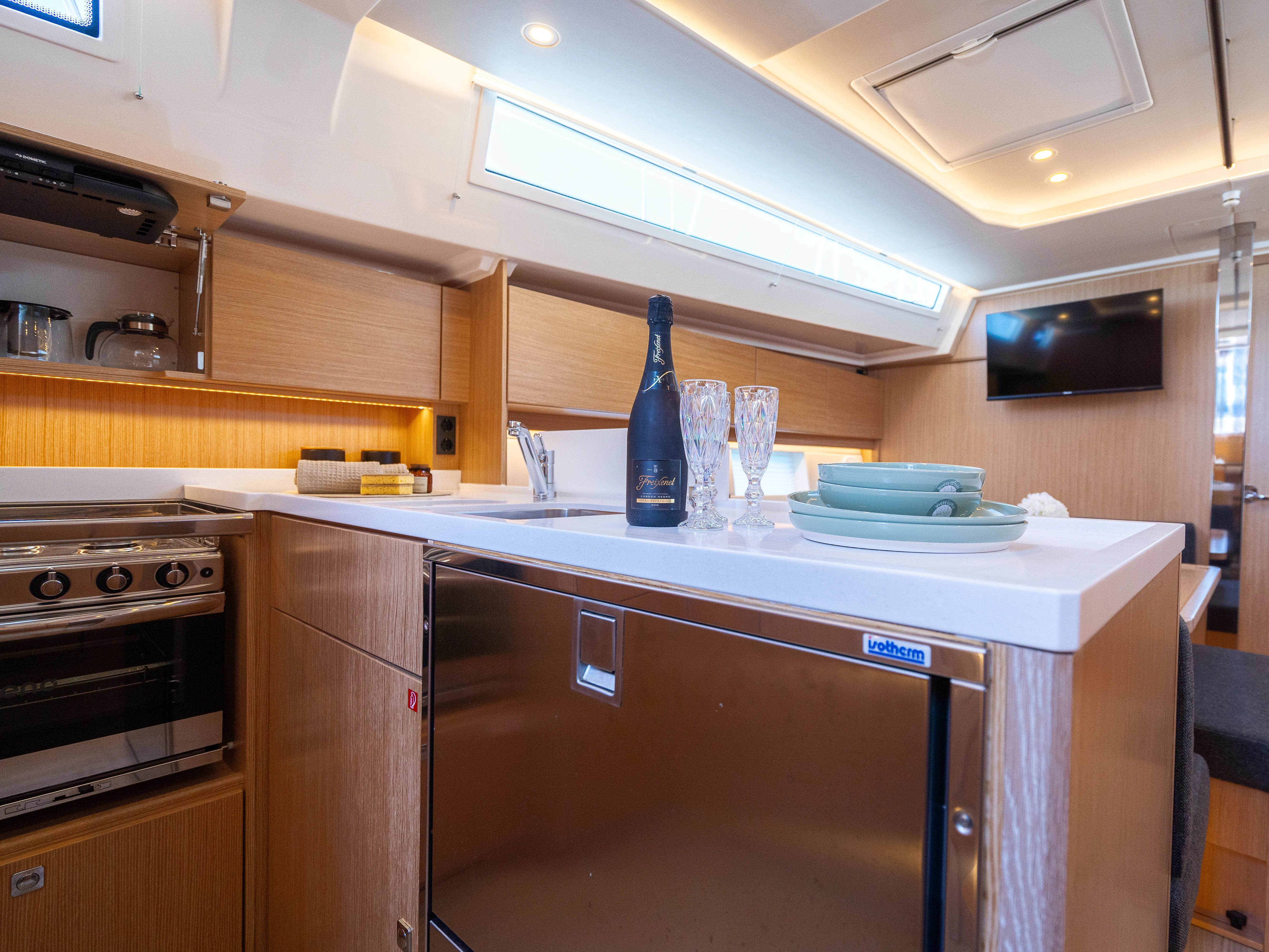 Bavaria C45 Style Aria — фотография яхты 30
