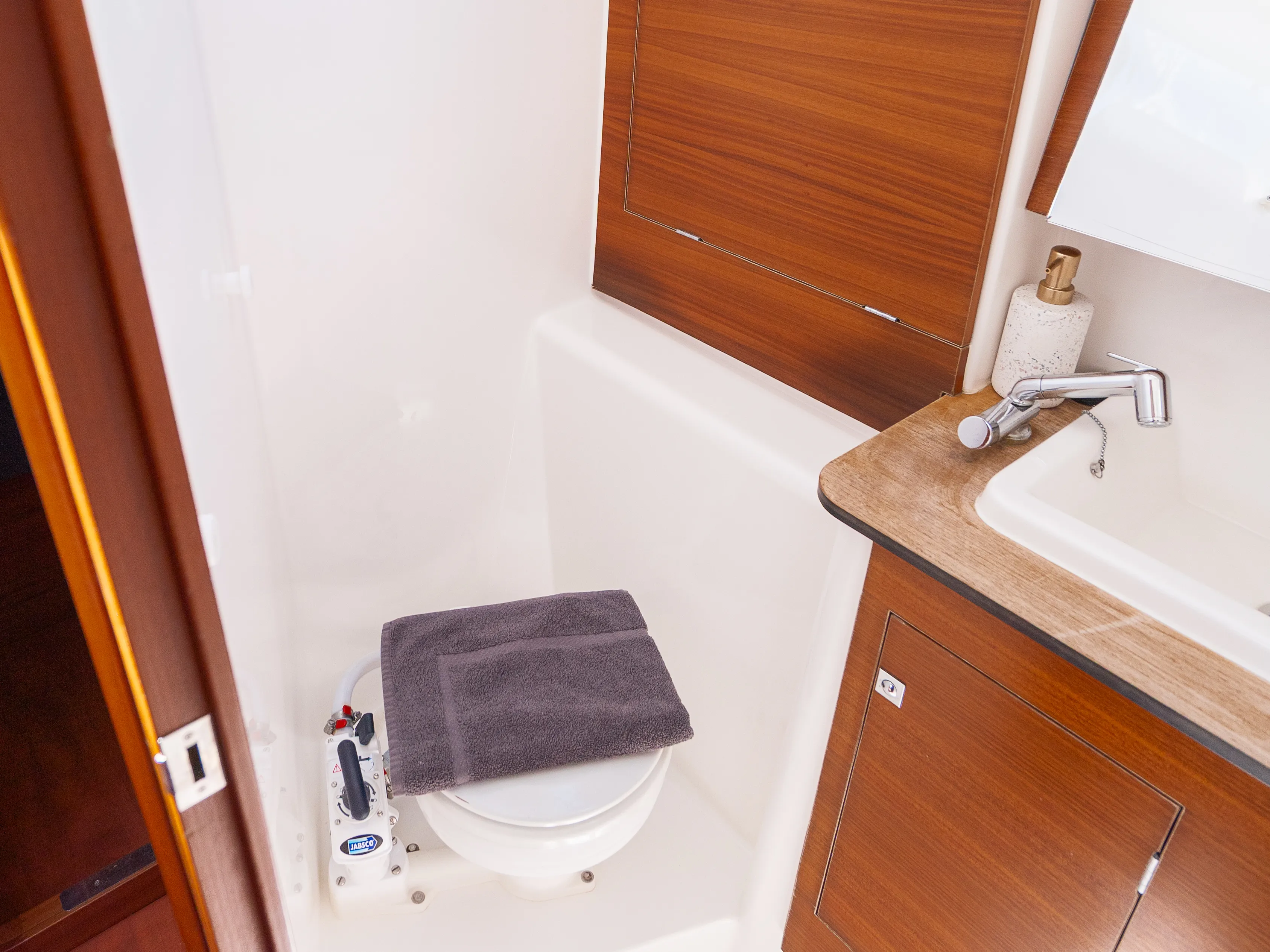 Dufour 382 Grand Large Cetus — фотография яхты 7