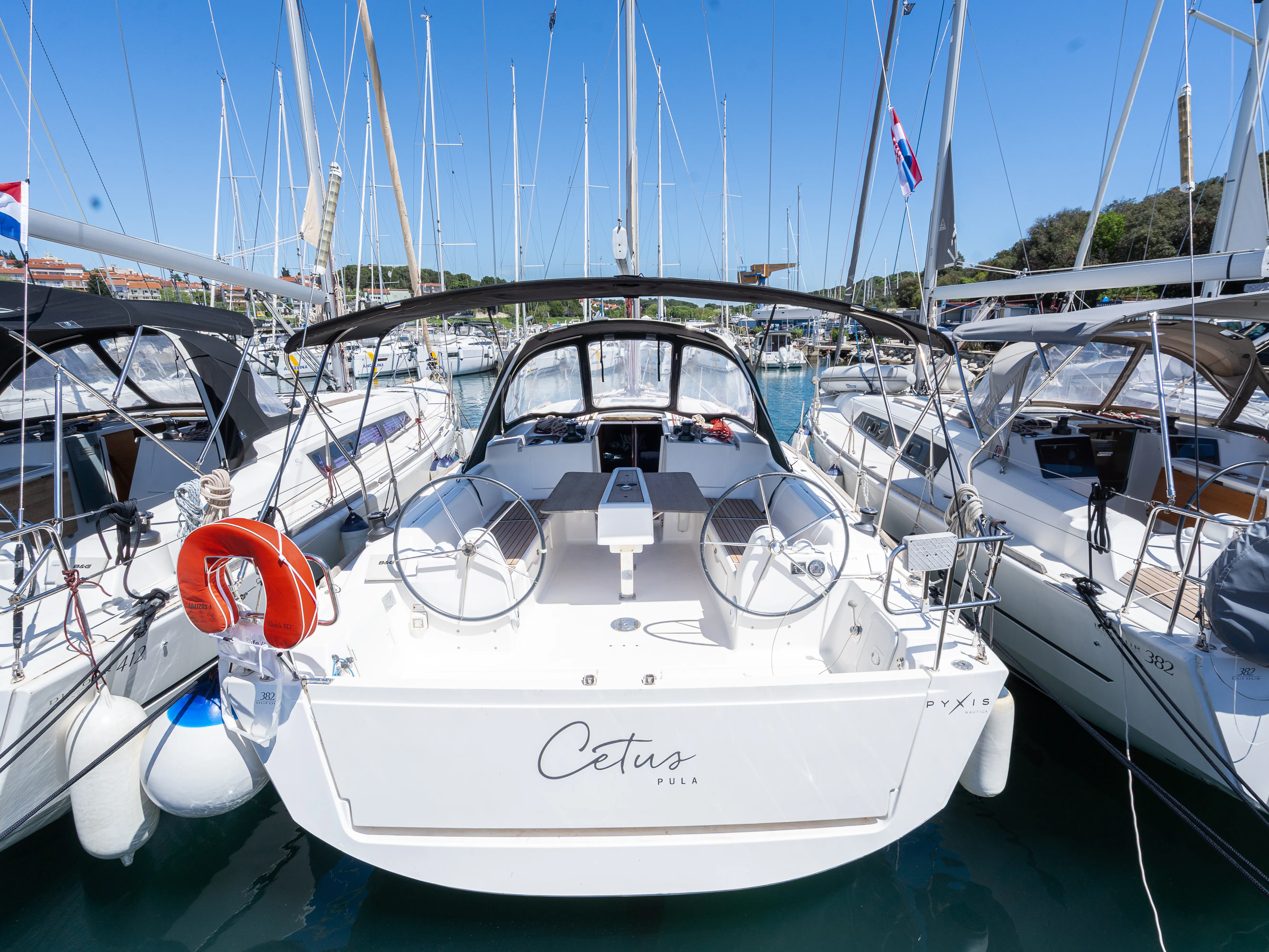 Dufour 382 Grand Large Cetus — фотография яхты 12