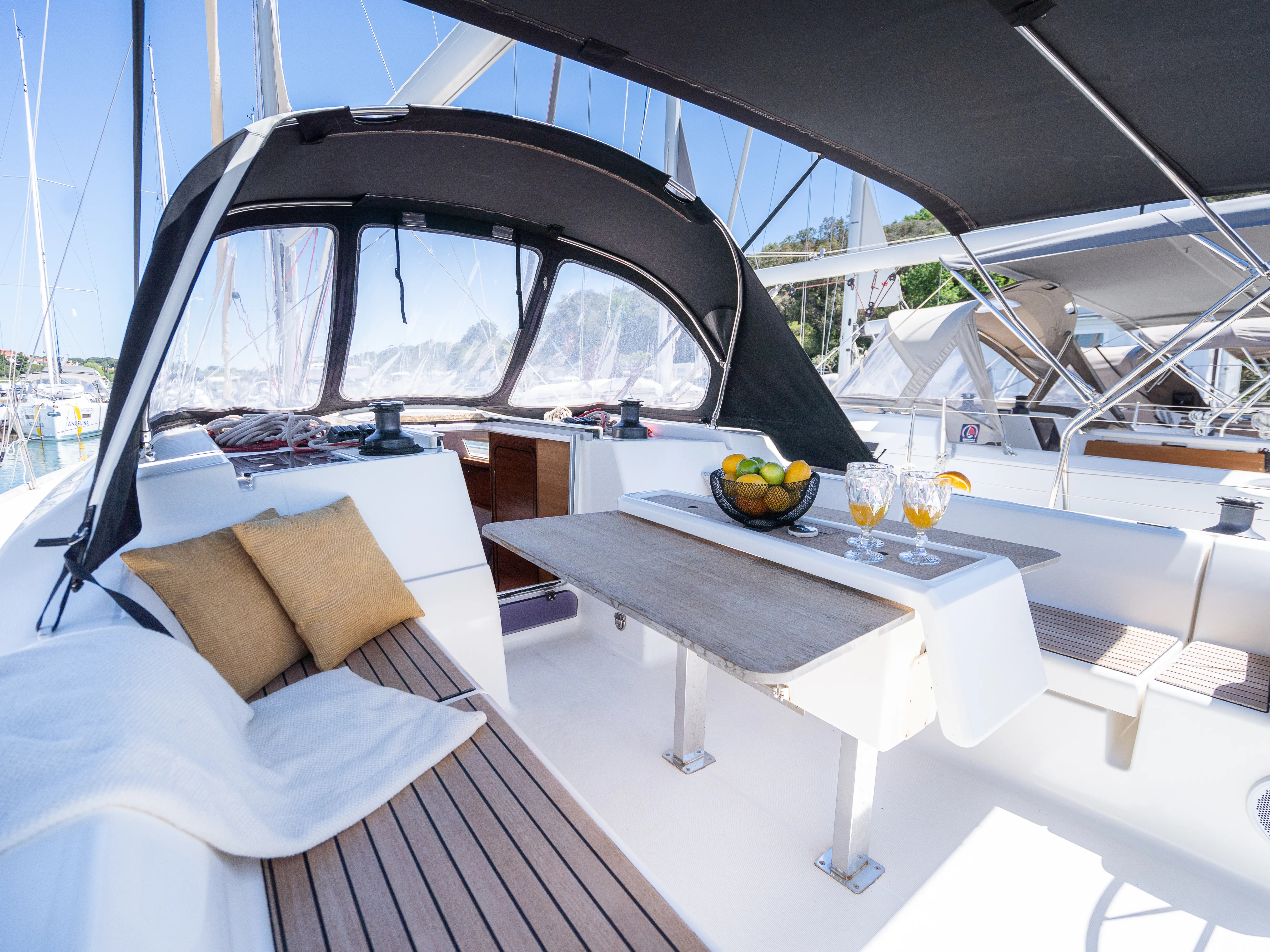 Dufour 382 Grand Large Cetus — фотография яхты 2