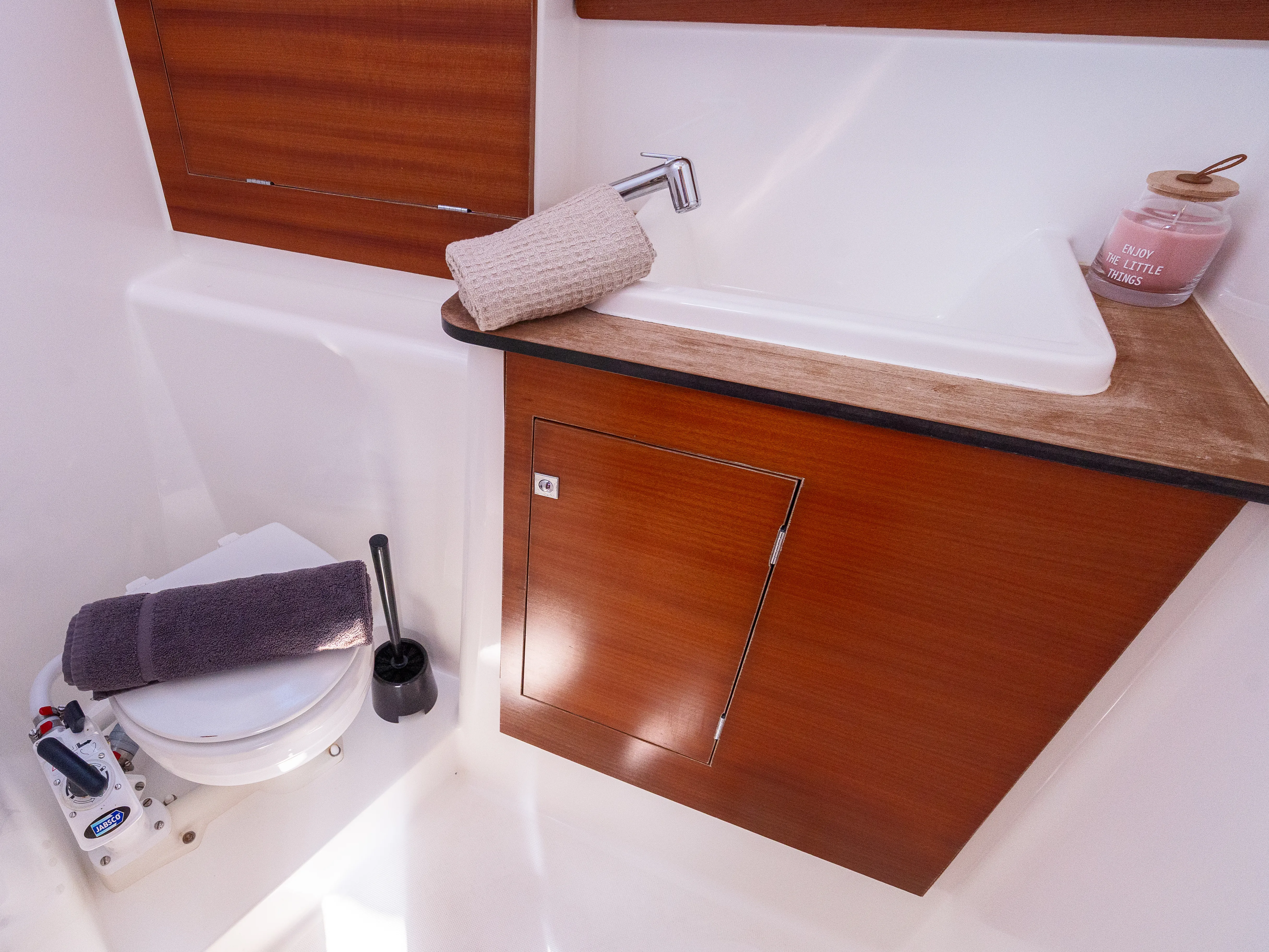 Dufour 460 Grand Large Cygnus — фотография яхты 14