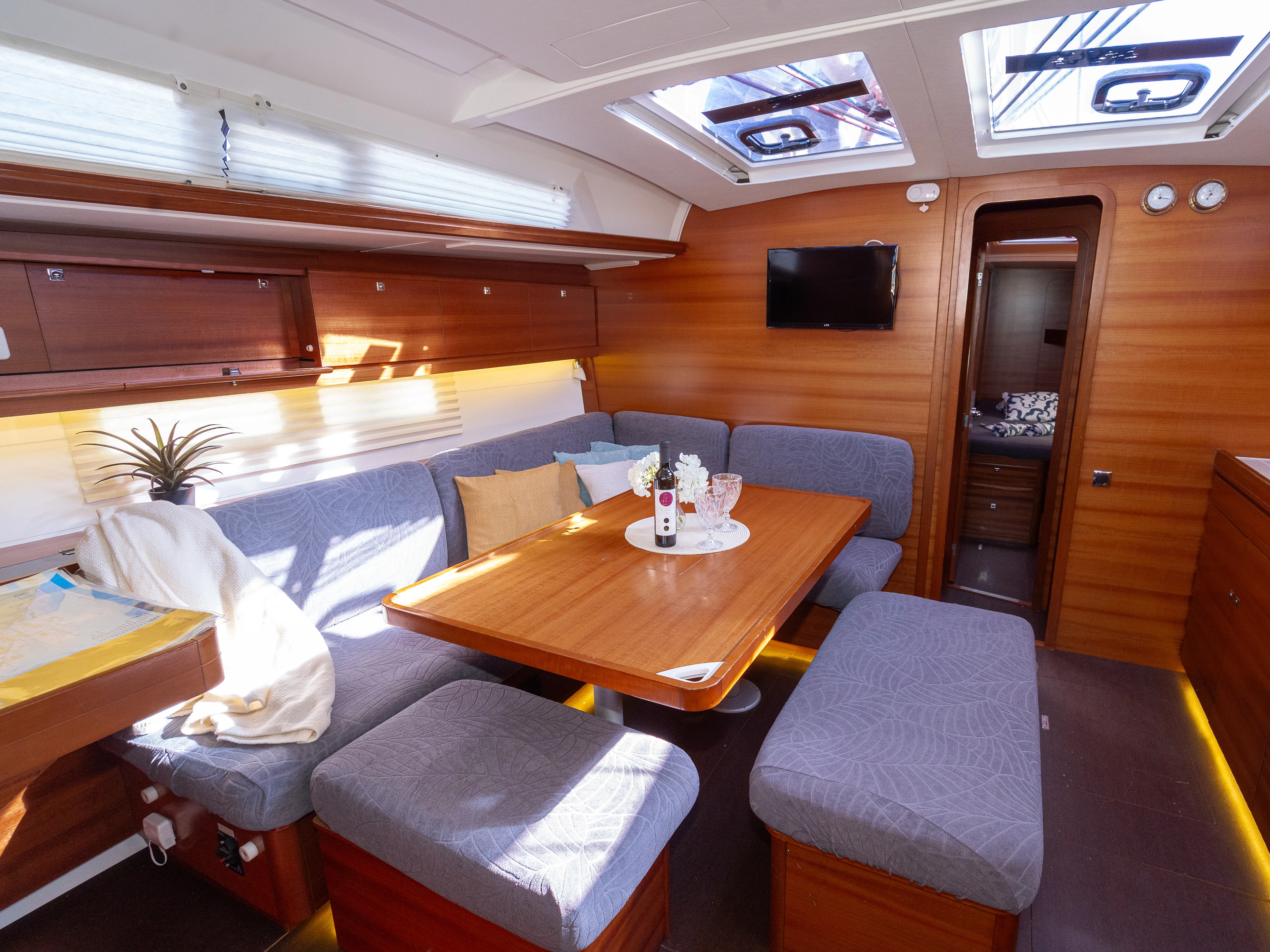 Dufour 460 Grand Large Cygnus — фотография яхты 12