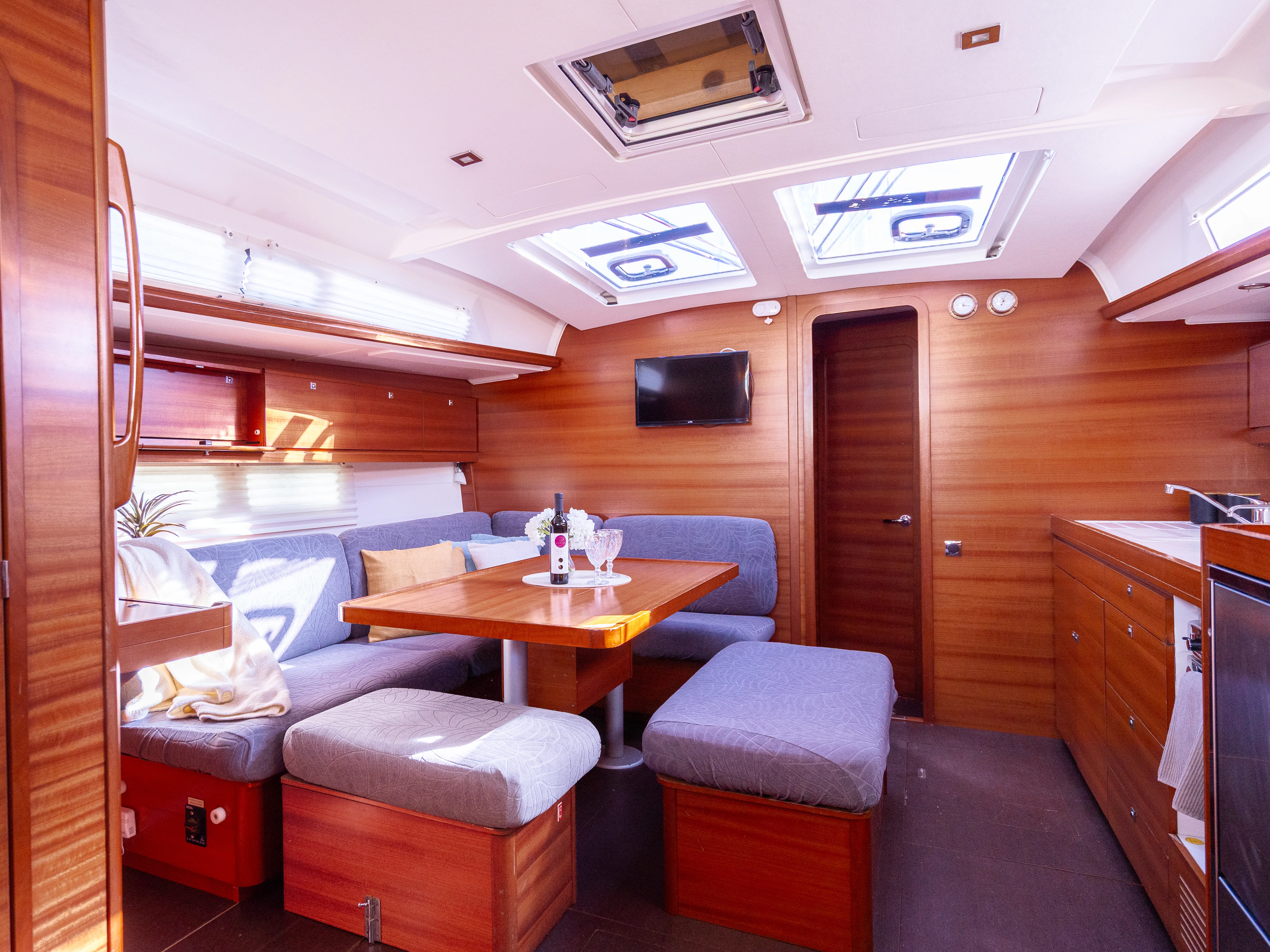 Dufour 460 Grand Large Cygnus — фотография яхты 15