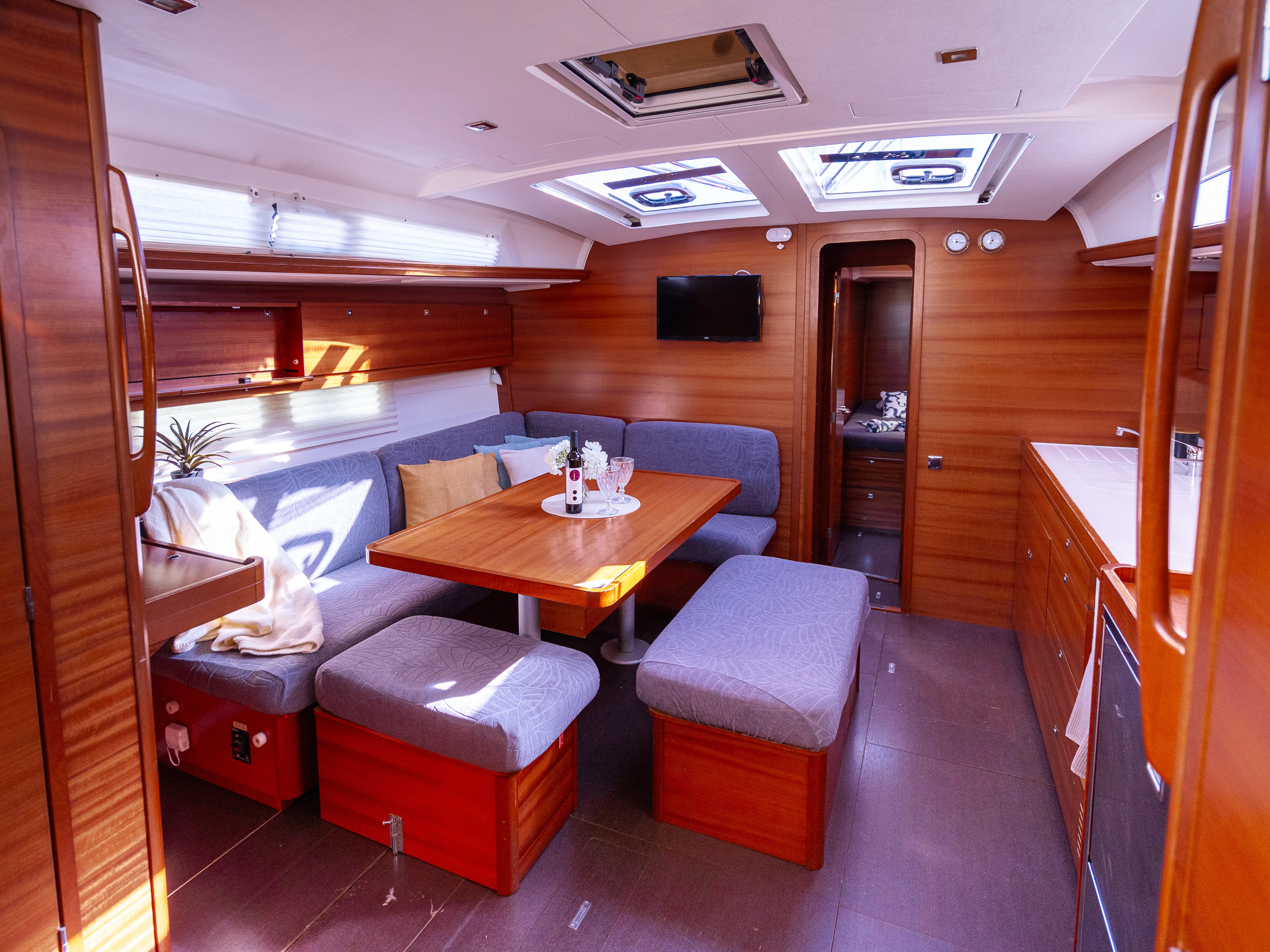 Dufour 460 Grand Large Cygnus — фотография яхты 33