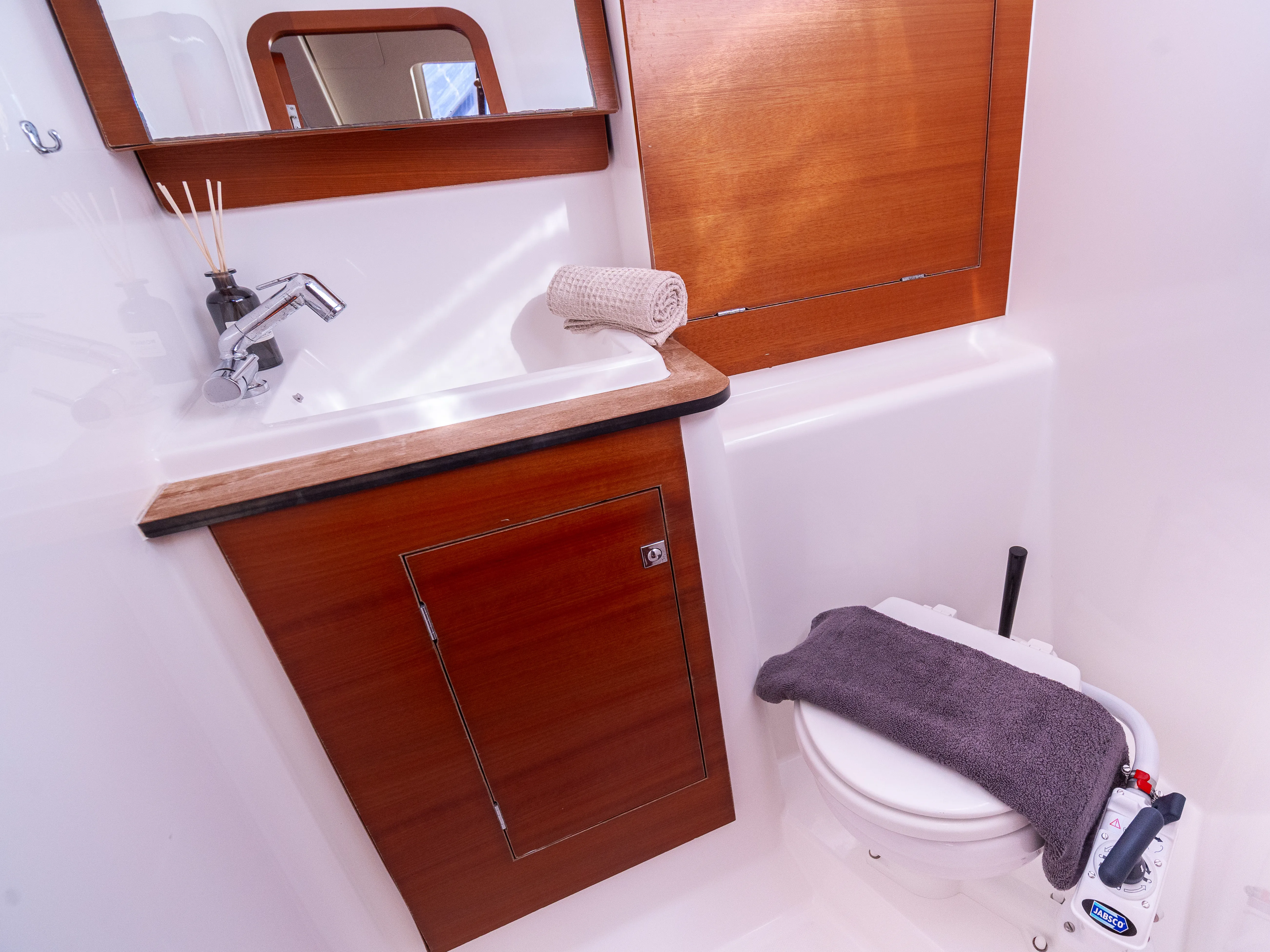Dufour 460 Grand Large Cygnus — фотография яхты 4