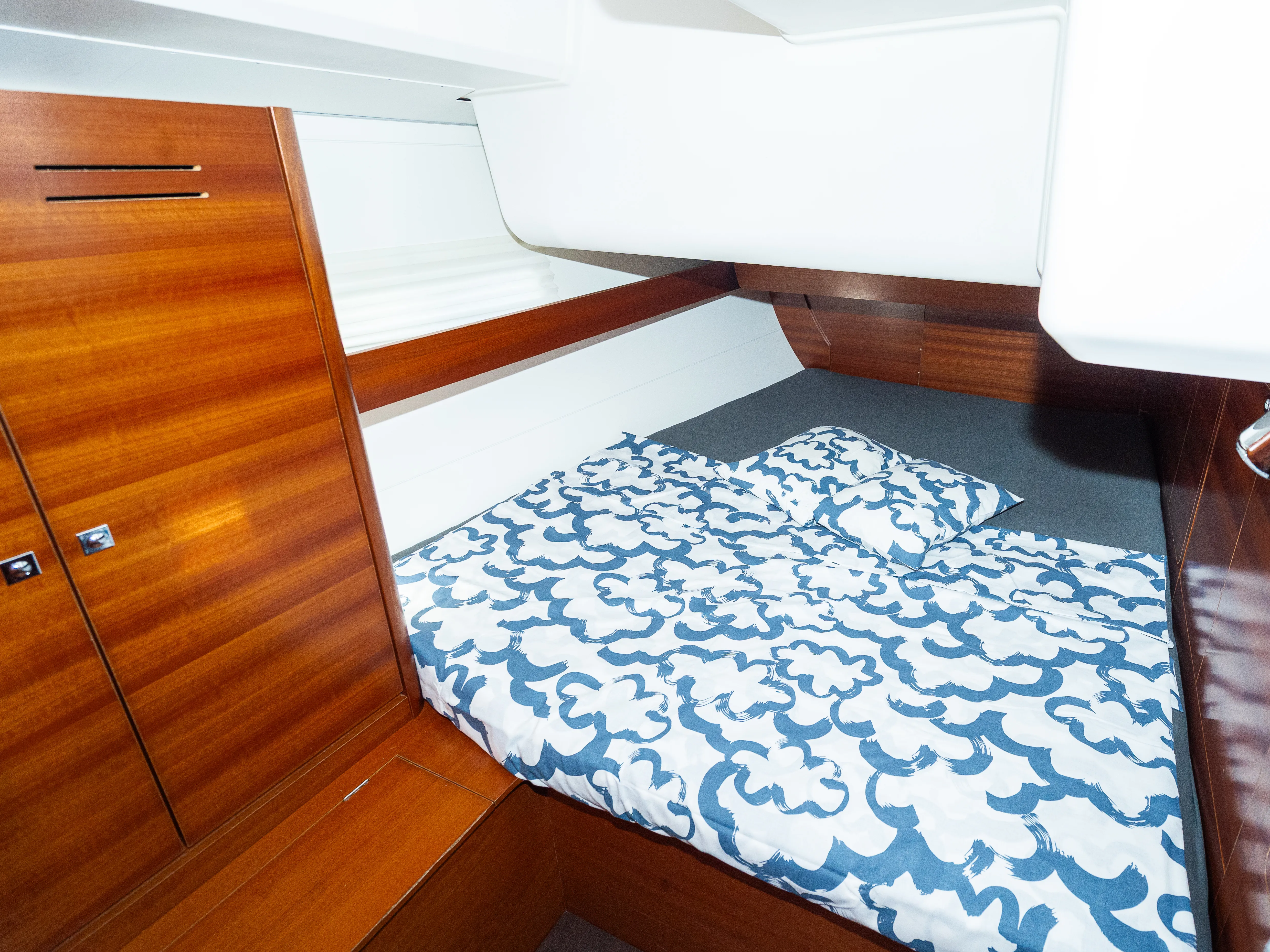 Dufour 460 Grand Large Cygnus — фотография яхты 21