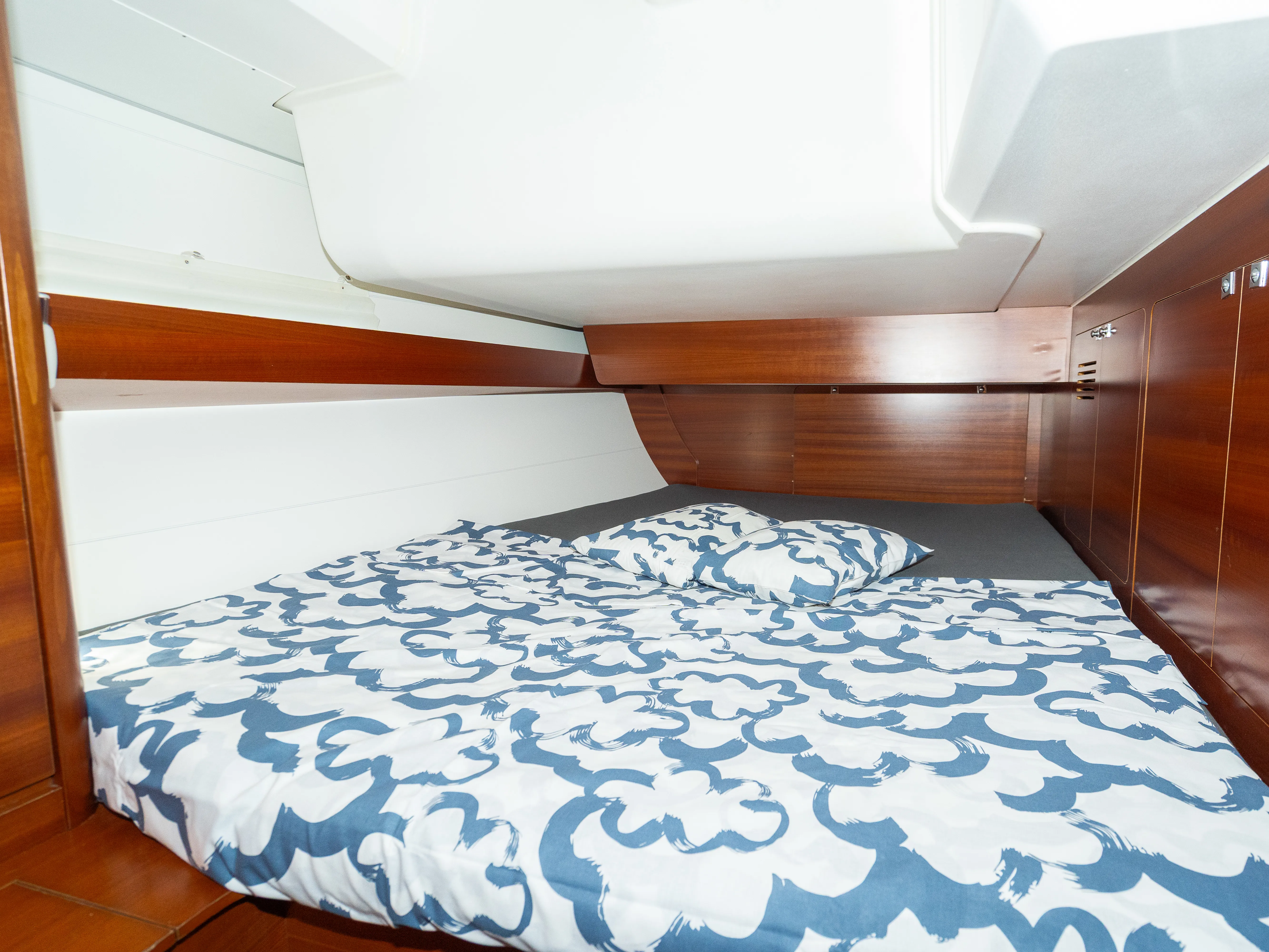 Dufour 460 Grand Large Cygnus — фотография яхты 24
