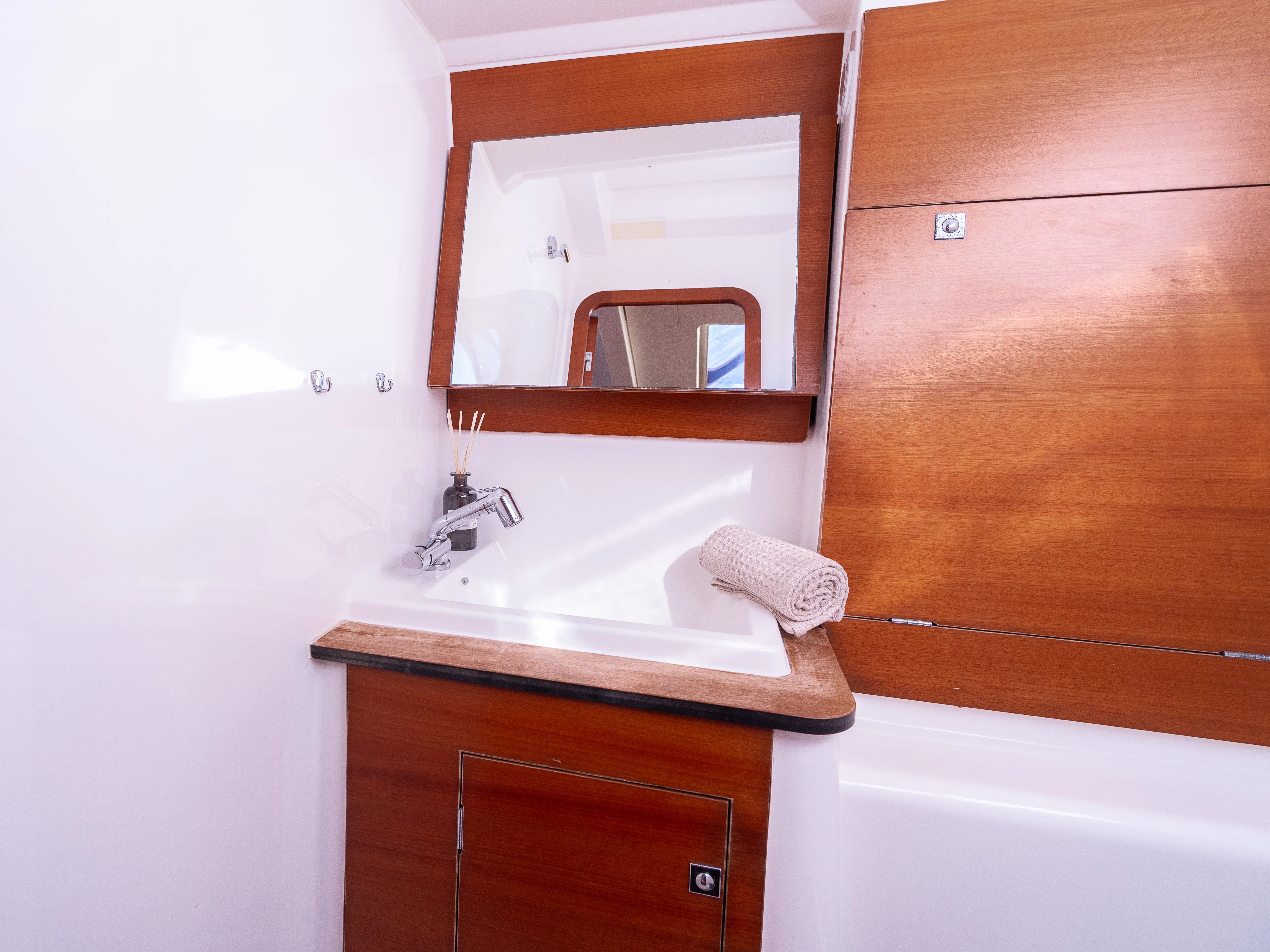 Dufour 460 Grand Large Cygnus — фотография яхты 22