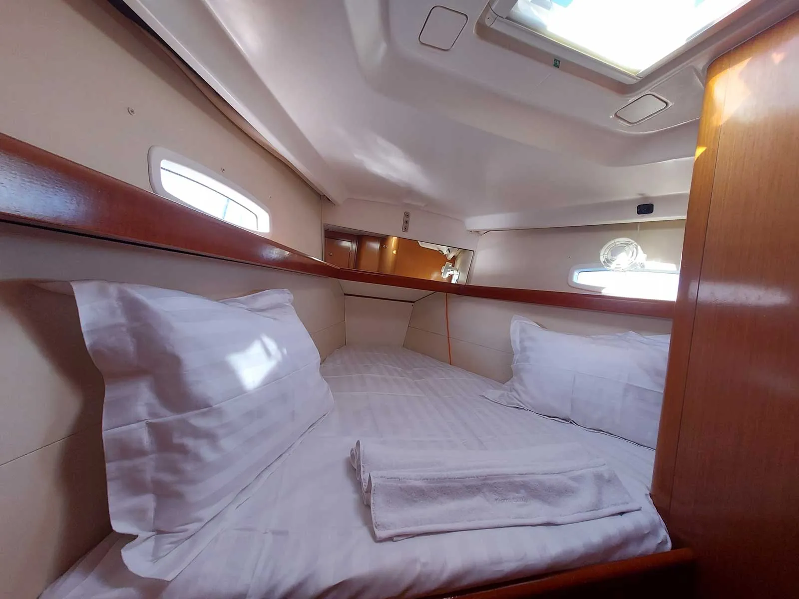 Oceanis 43 Onar — фотография яхты 12