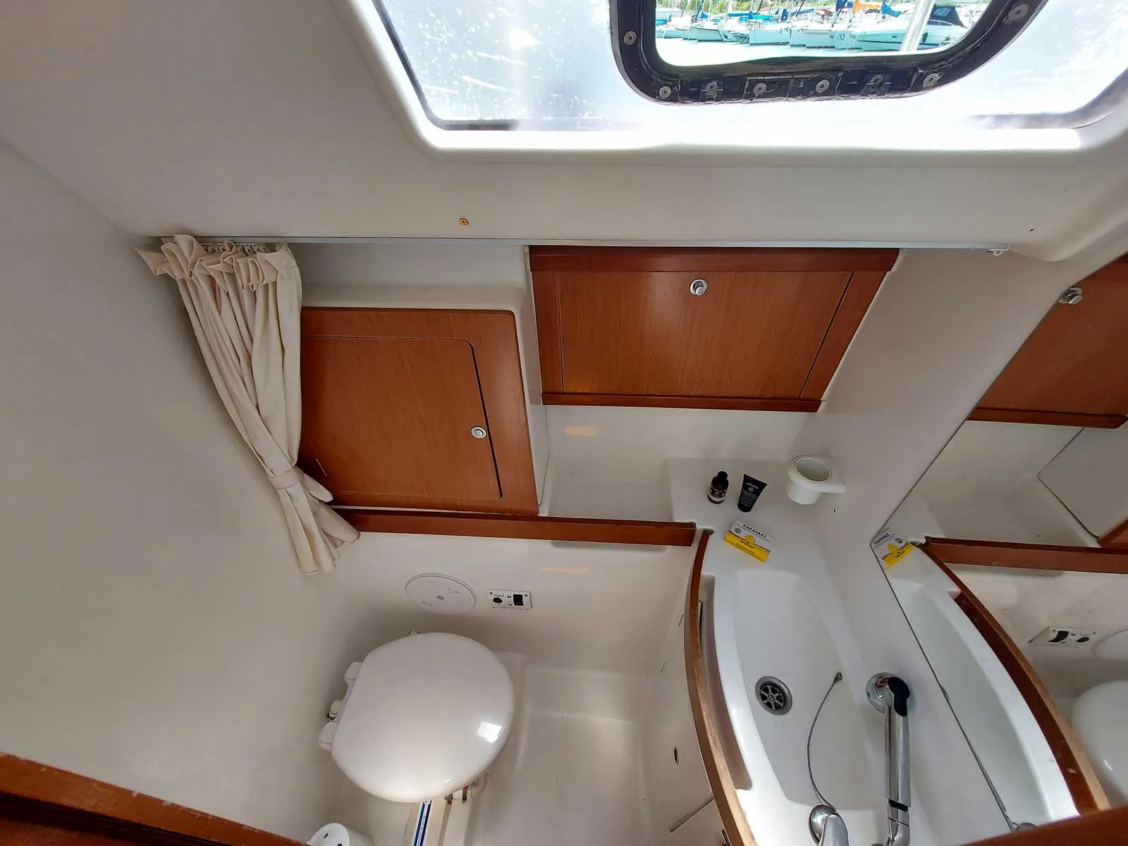 Oceanis 43 Onar — фотография яхты 4