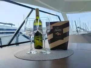 Antares 9 OB Antonia — foto dello yacht n. 17