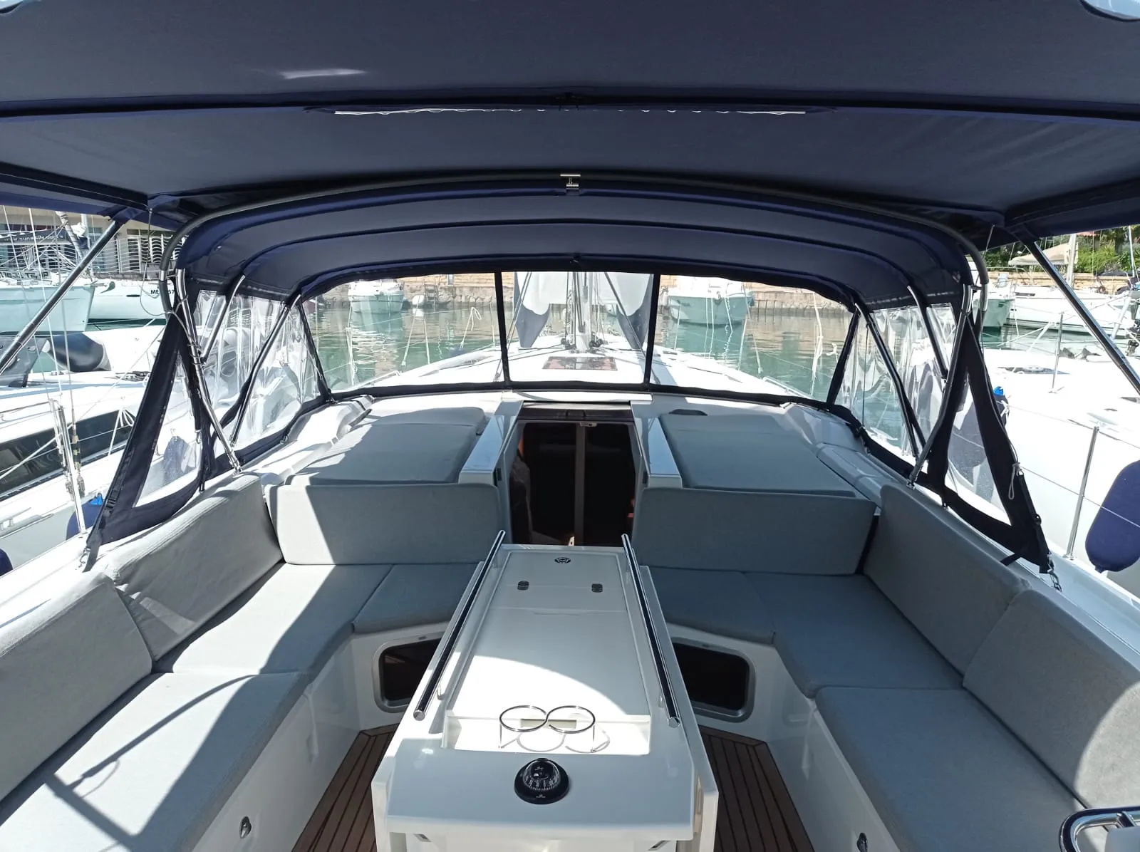 Oceanis 51.1 Senza Confini II — фотография яхты 4