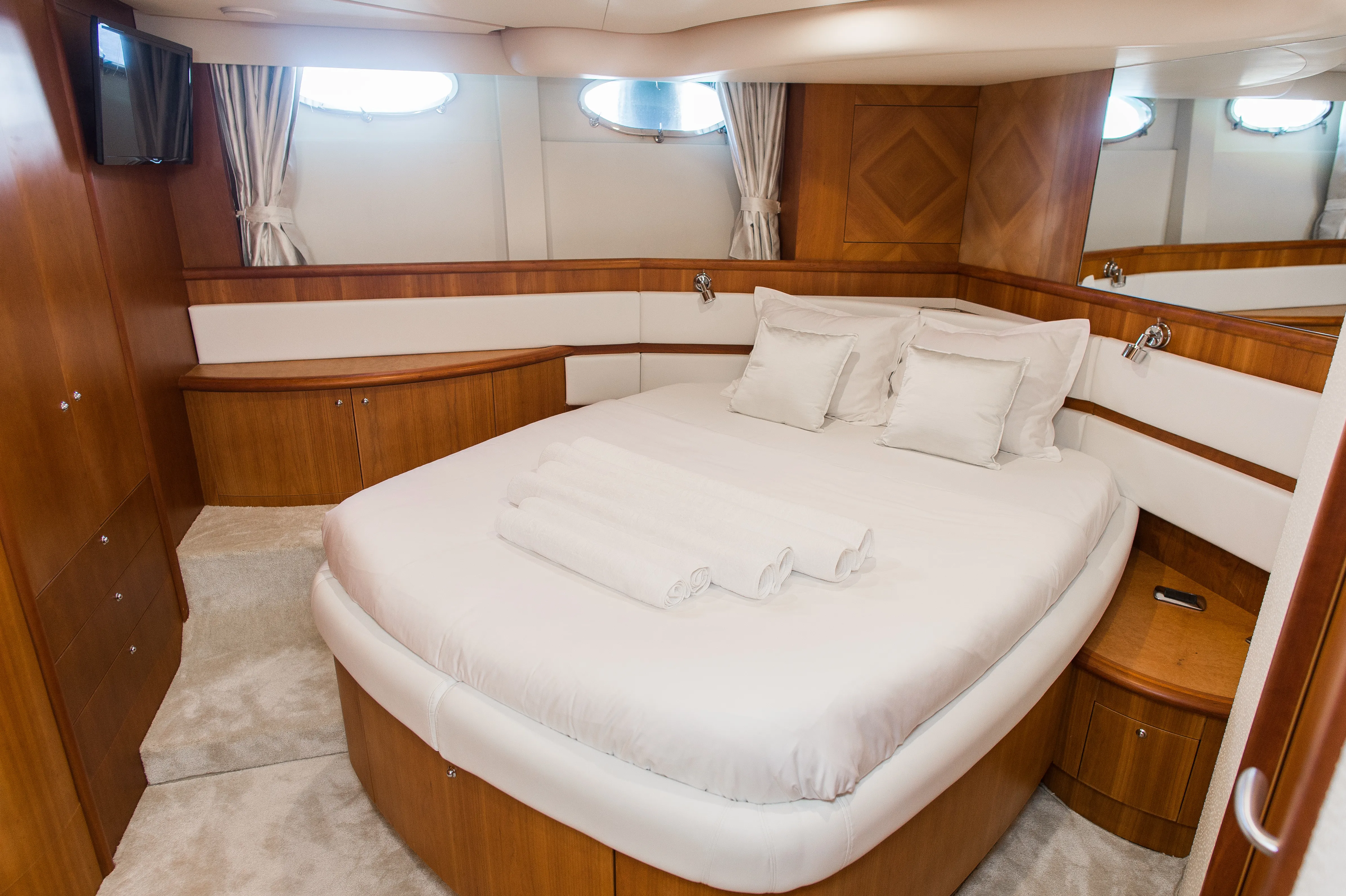 Aicon 56 Senza Parole — yacht photo 3