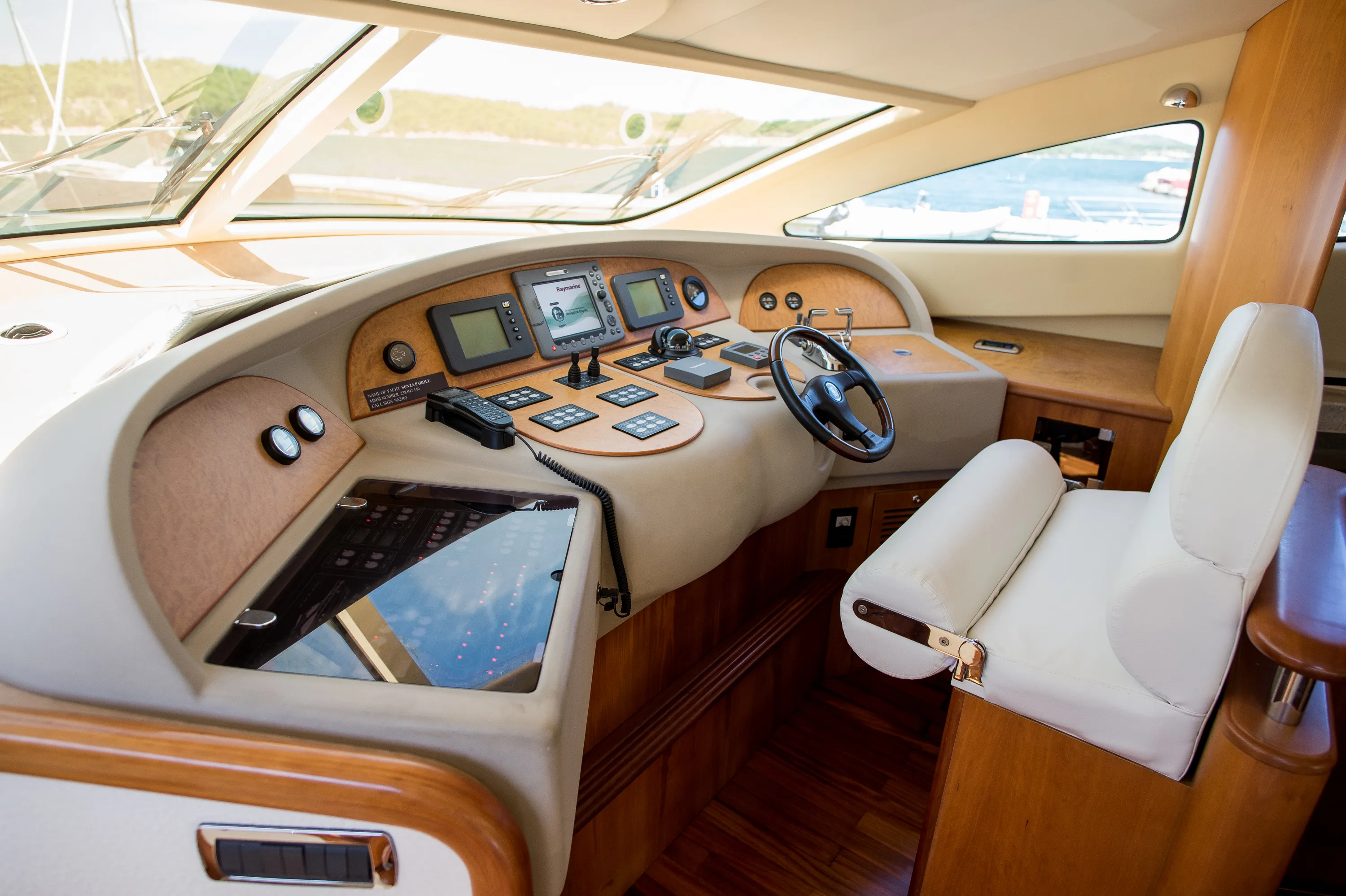 Aicon 56 Senza Parole — yacht photo 9