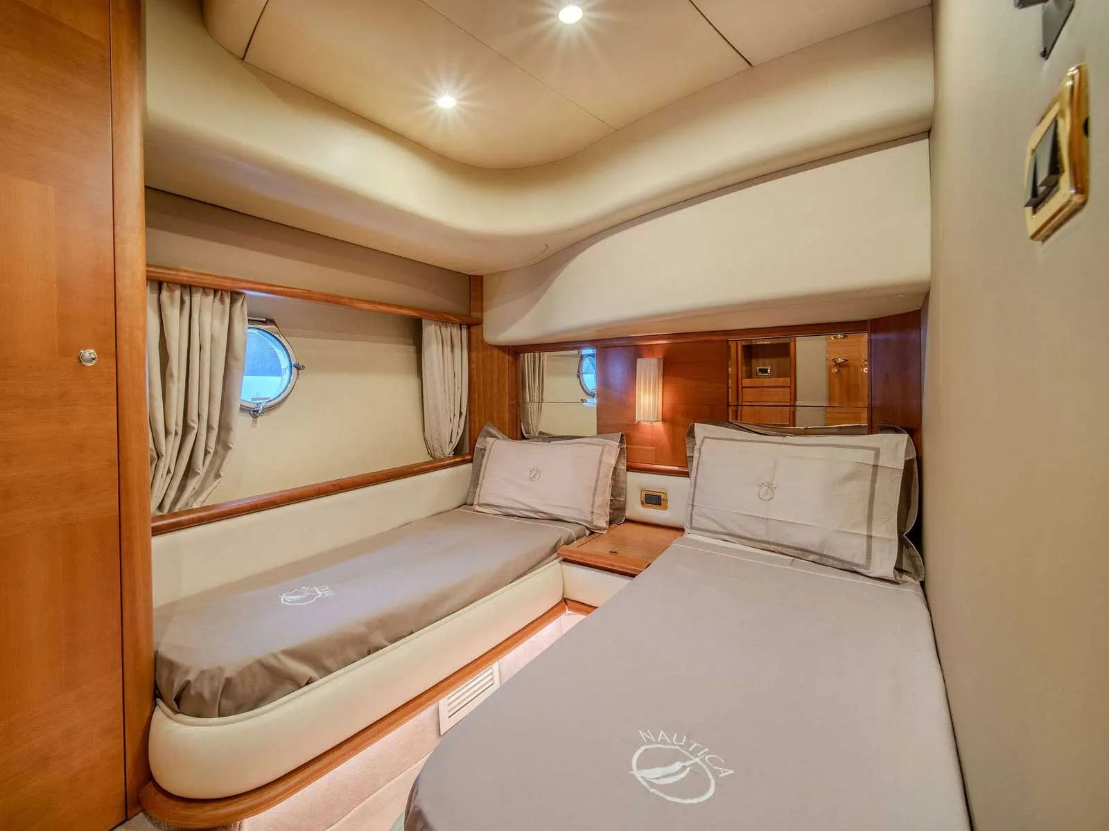 Azimut 64 Grace — foto dello yacht n. 2