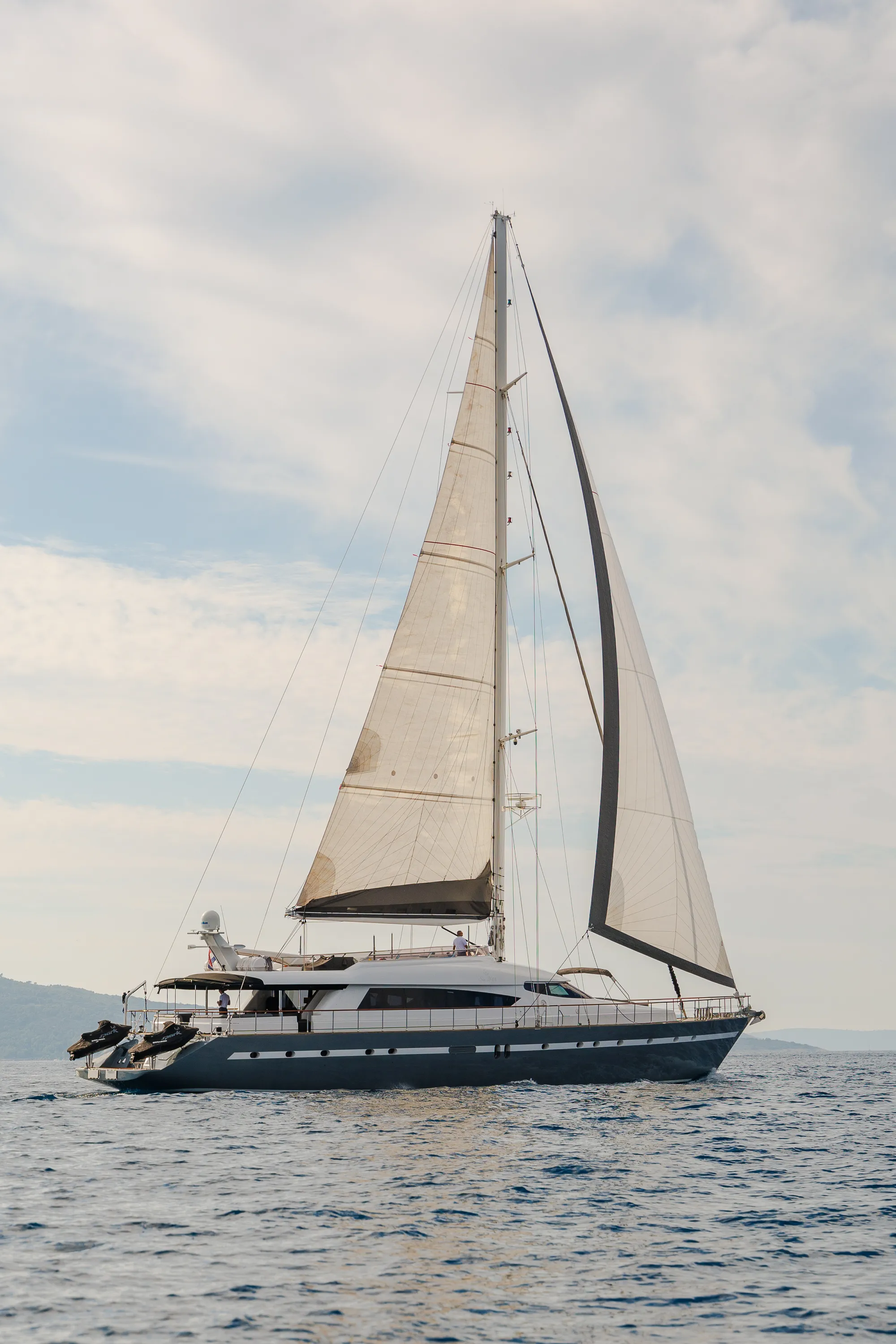 Motoryacht San Limi — yacht photo 2