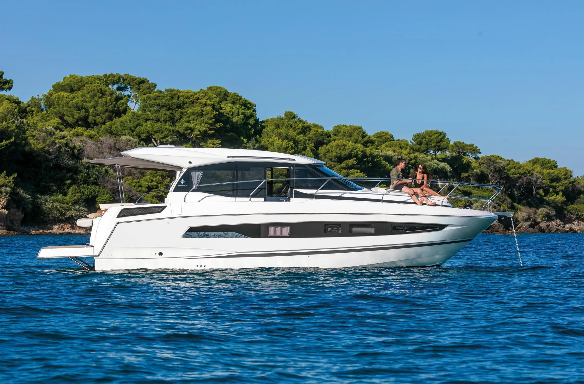 Jeanneau NC 37 Black Pearl — yacht photo 14