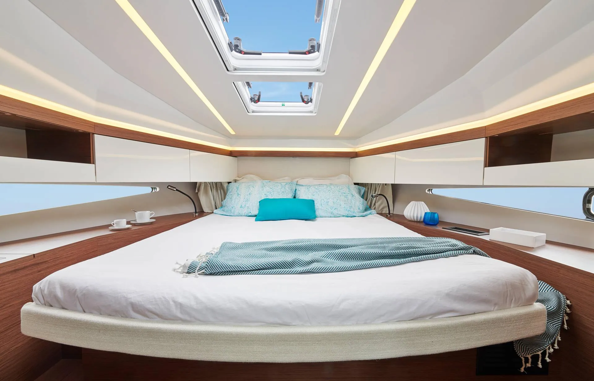 Jeanneau NC 37 Black Pearl — yacht photo 5
