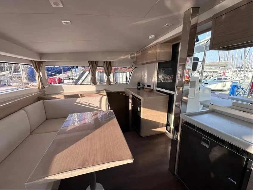 Lagoon 40 Sail Aries — jahtikuva 2