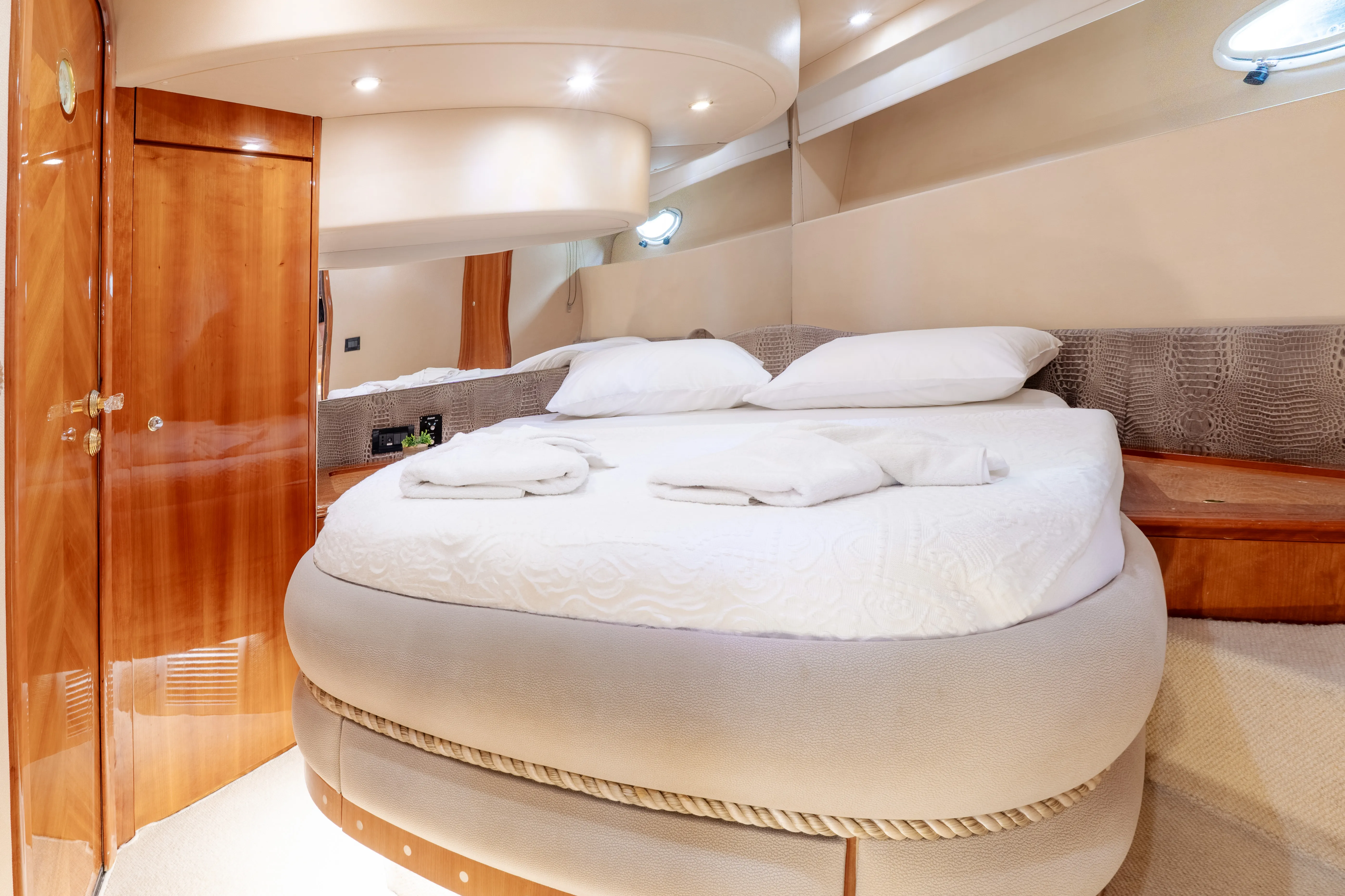 Azimut 58 — yacht photo 11