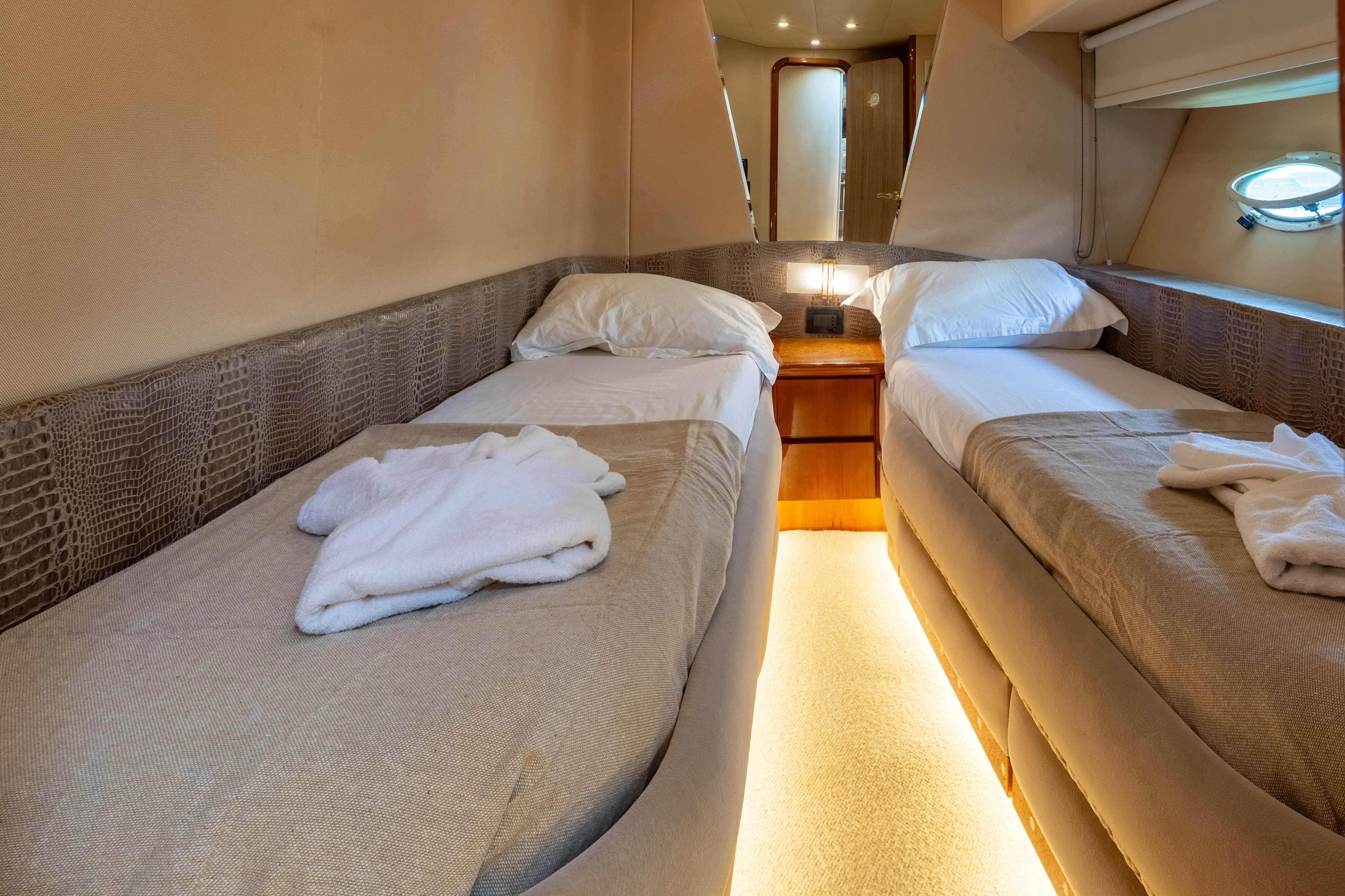 Azimut 58 — yacht photo 8
