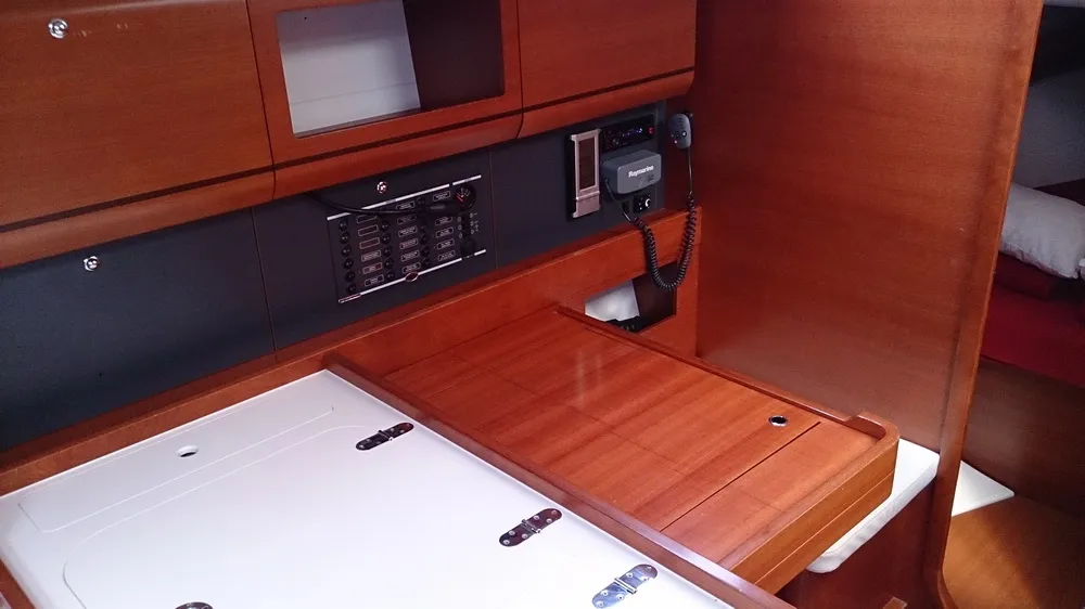 Dufour 405 La Digue — фотография яхты 10