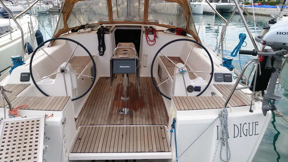 Dufour 405 La Digue — фотография яхты 6