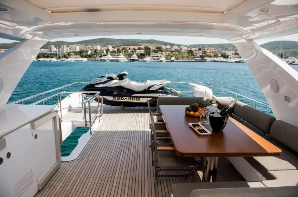 Azimut 72 Alyss — yacht photo 101