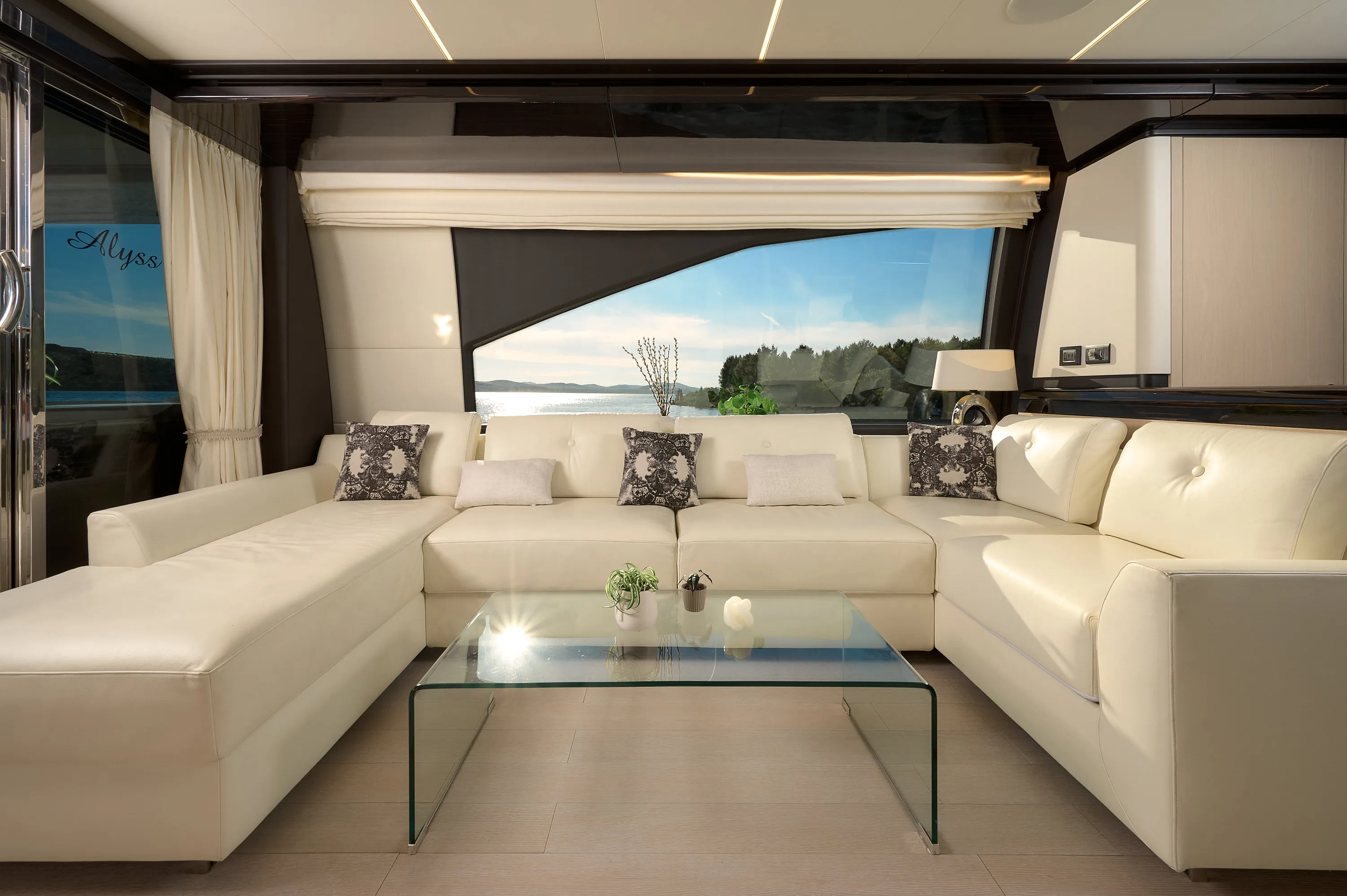 Azimut 72 Alyss — yacht photo 6