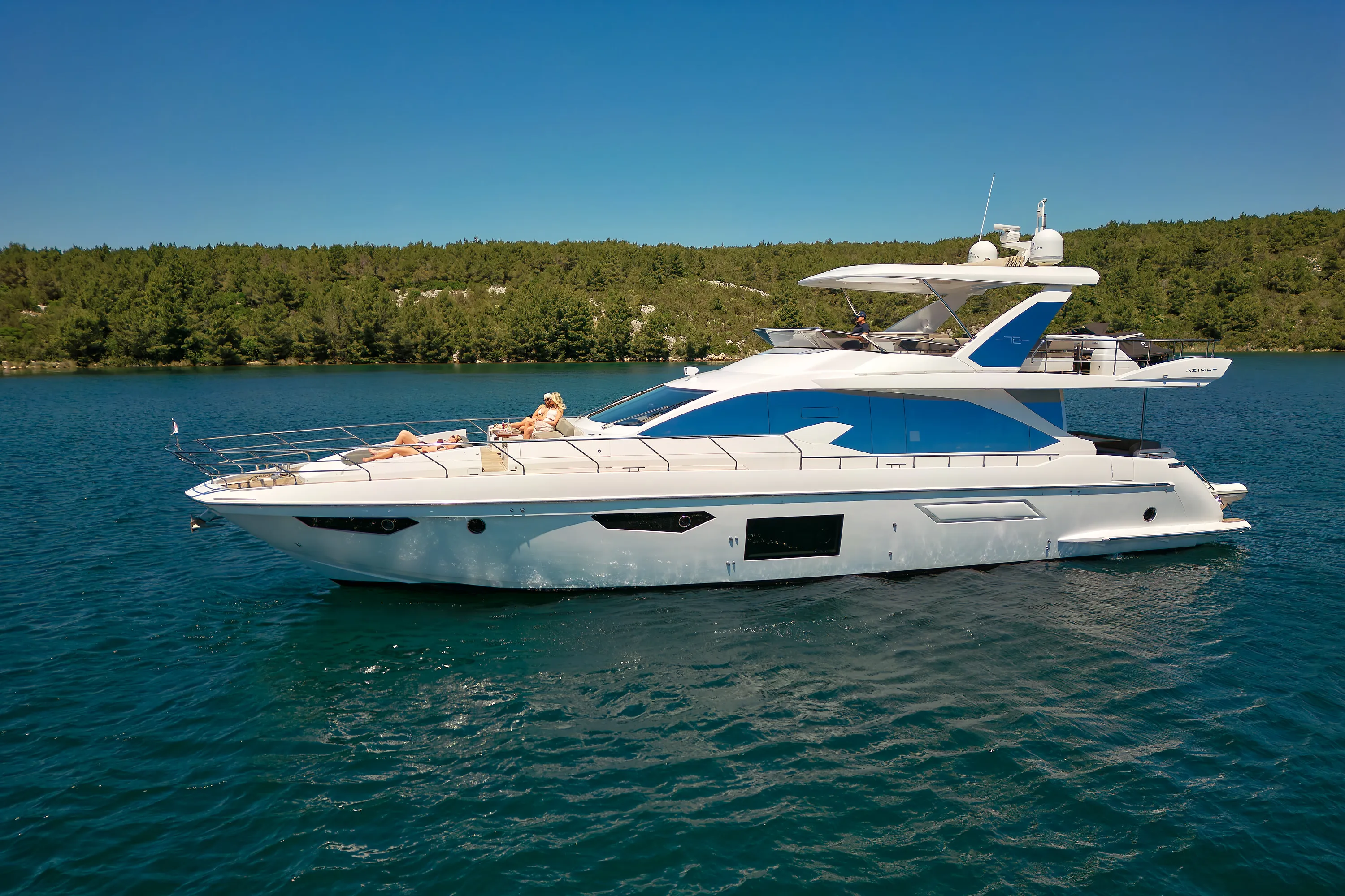Azimut 72 Alyss — yacht photo 107