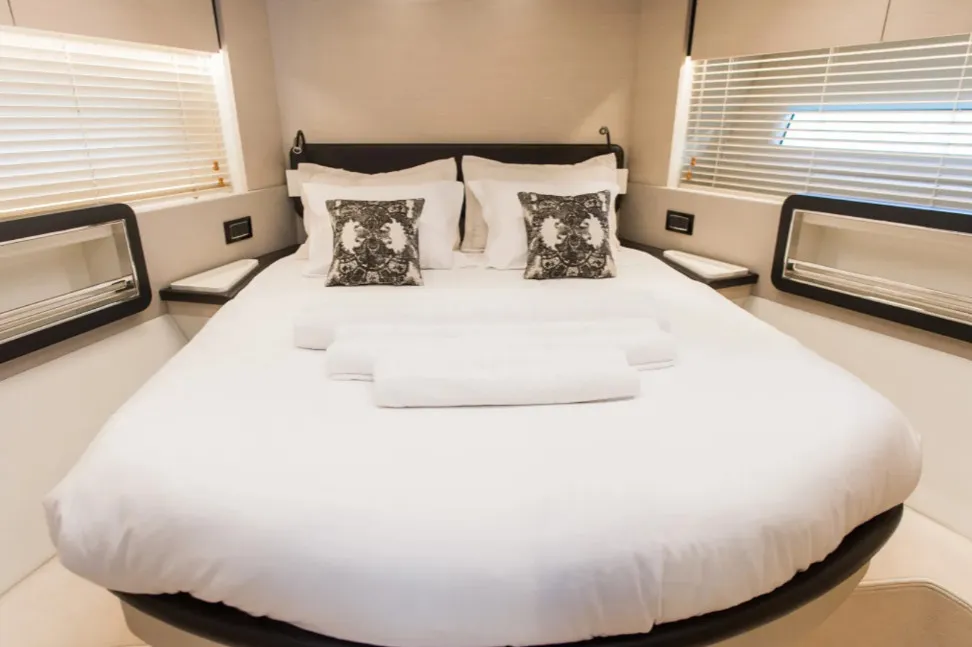 Azimut 72 Alyss — yacht photo 15