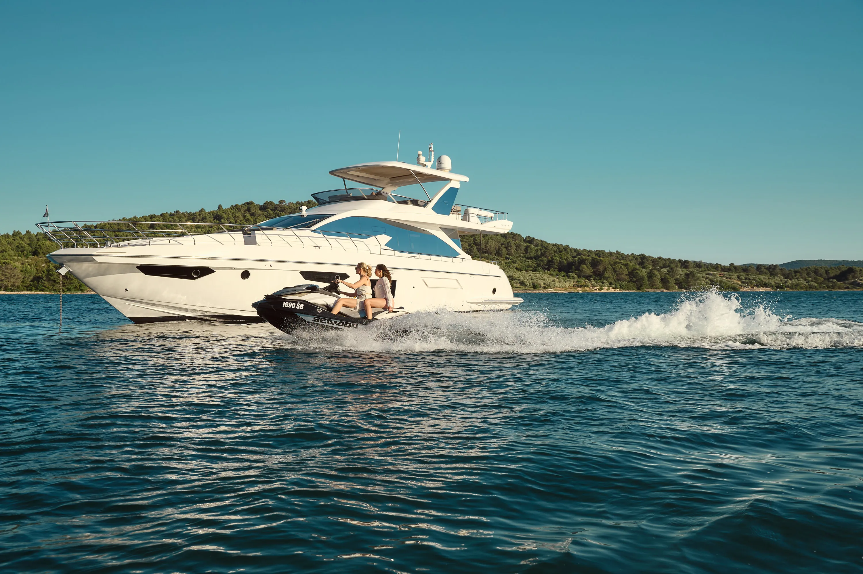 Azimut 72 Alyss — yacht photo 8