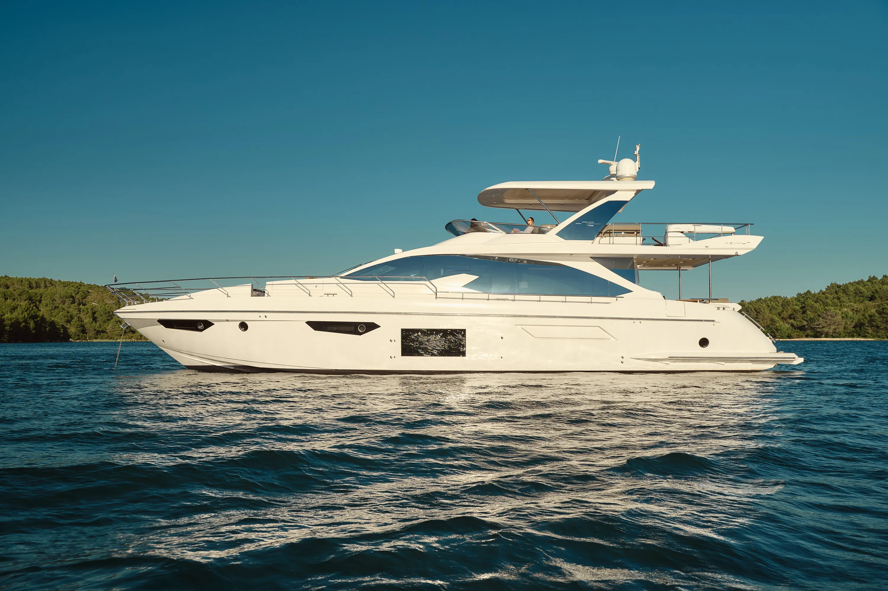 Azimut 72 Alyss — yacht photo 12